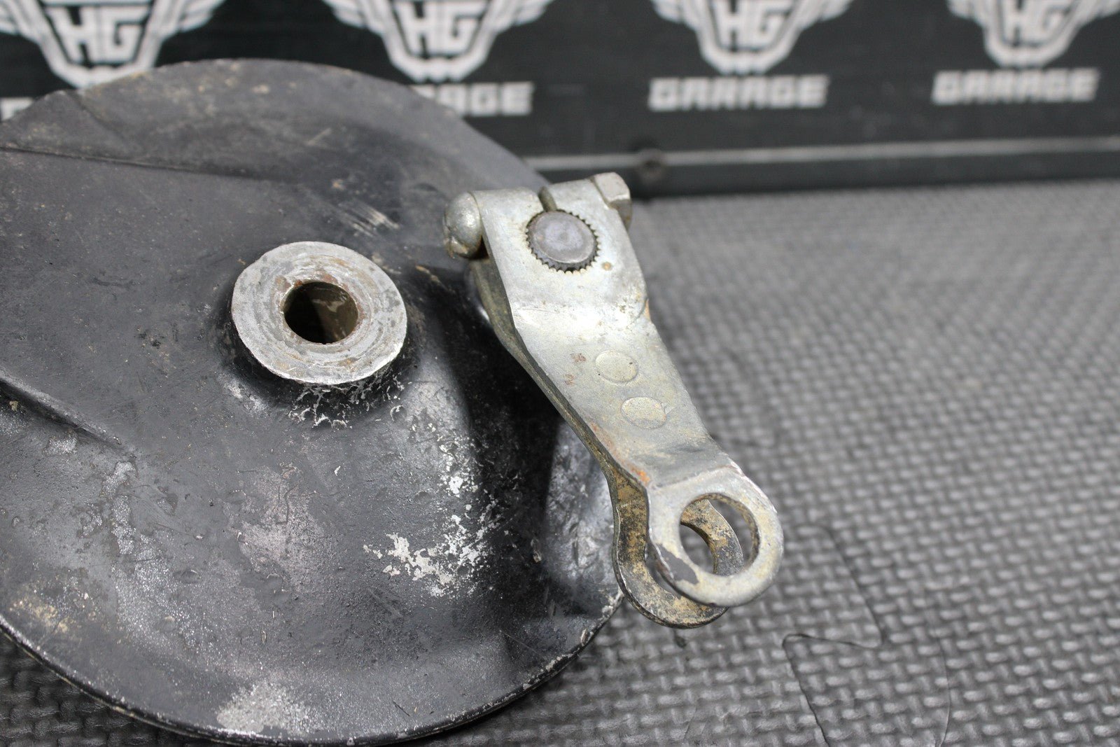 1997 YAMAHA 90 - 00 RT100 OEM REAR BACK BRAKE DRUM ASSEMBLY - hggarage