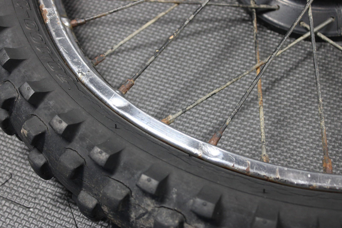 1997 YAMAHA RT100 OEM FRONT WHEEL RIM 248 - 25111 - 00 - 98 94414 - 18545 - 00 - hggarage