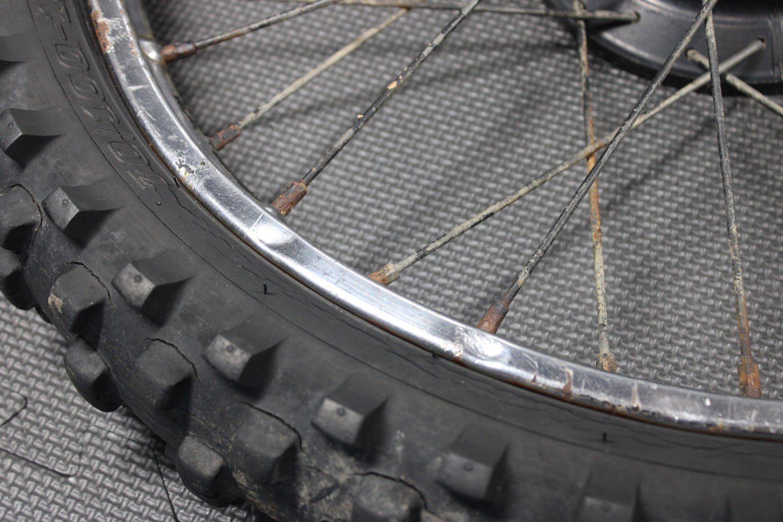 1997 YAMAHA RT100 OEM FRONT WHEEL RIM 248 - 25111 - 00 - 98 94414 - 18545 - 00 - hggarage