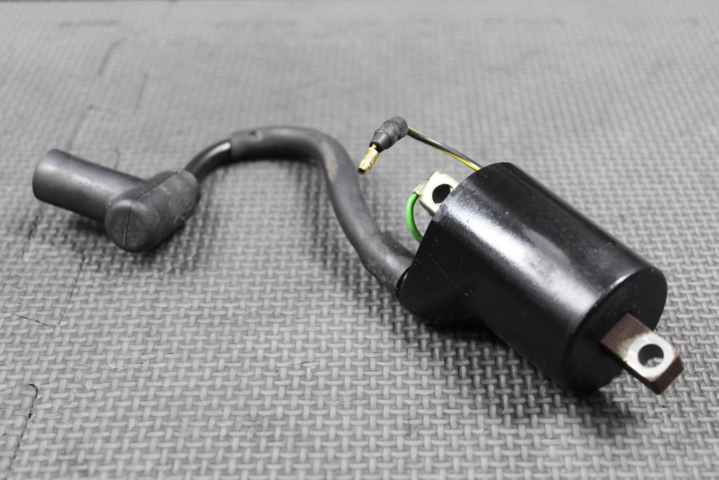 2001 HONDA 90 - 01 CR500R OEM IGNITION COIL SPARK PLUG BOOT CAP 30500 - KZ3 - 701 GOOD - hggarage
