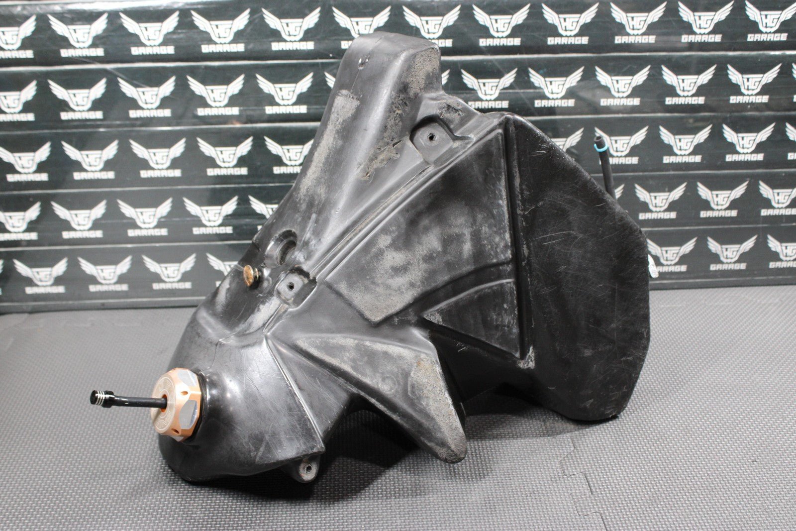 2000 KTM 250 EXC 12 LITER OEM GAS FUEL TANK CELL PETROL RESERVOIR 52307013000 - hggarage