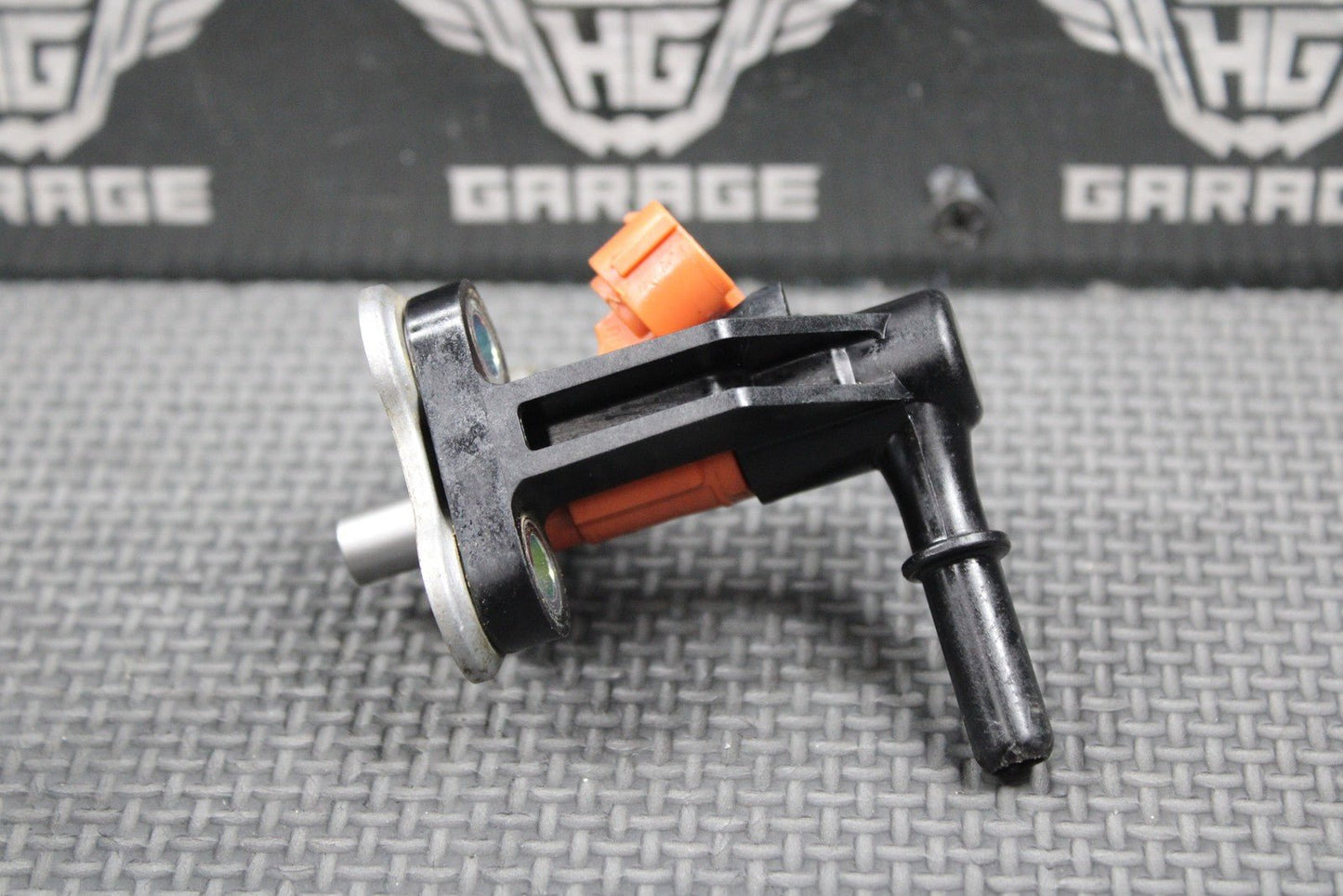 2020 SUZUKI 19 - 25 RMZ250 OEM FUEL INJECTOR AIRBOX MOUNT NOZZLE 15710 - 46K10 GOOD! - hggarage