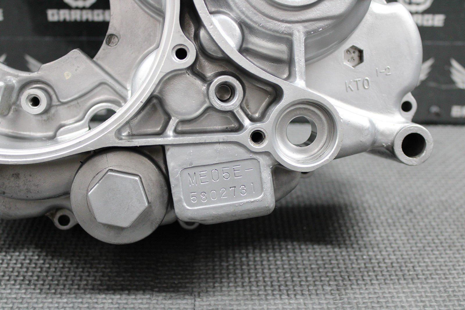 1999 HONDA XR200R 88 - 02 OEM LEFT ENGINE MOTOR CRANKCASE CRANK CASE 11200 - KT0 - 680 - hggarage