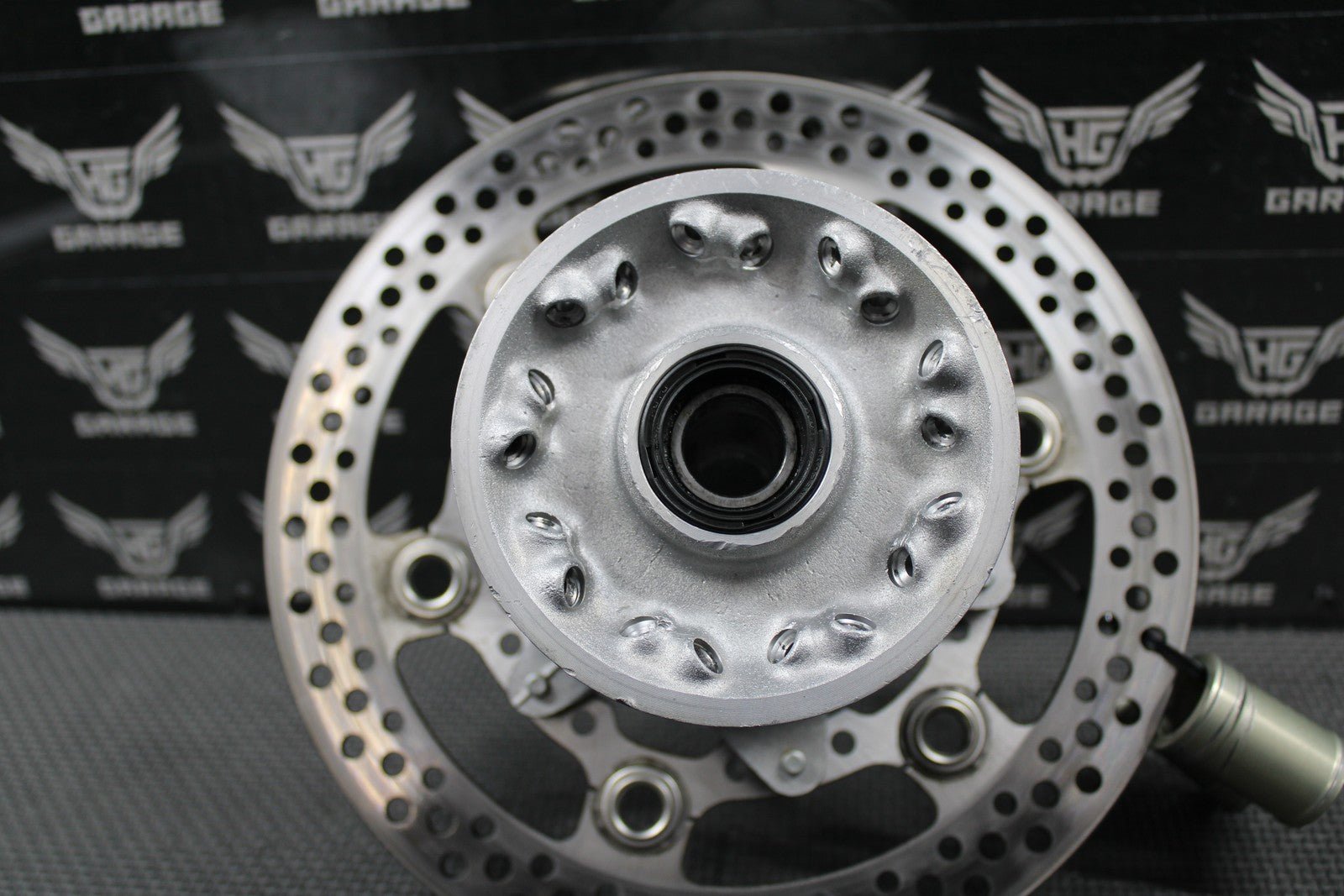 2006 SUZUKI 05 - 06 RM125 RM250 OEM FRONT WHEEL RIM HUB ROTOR 54111 - 36E00 GOOD! - hggarage