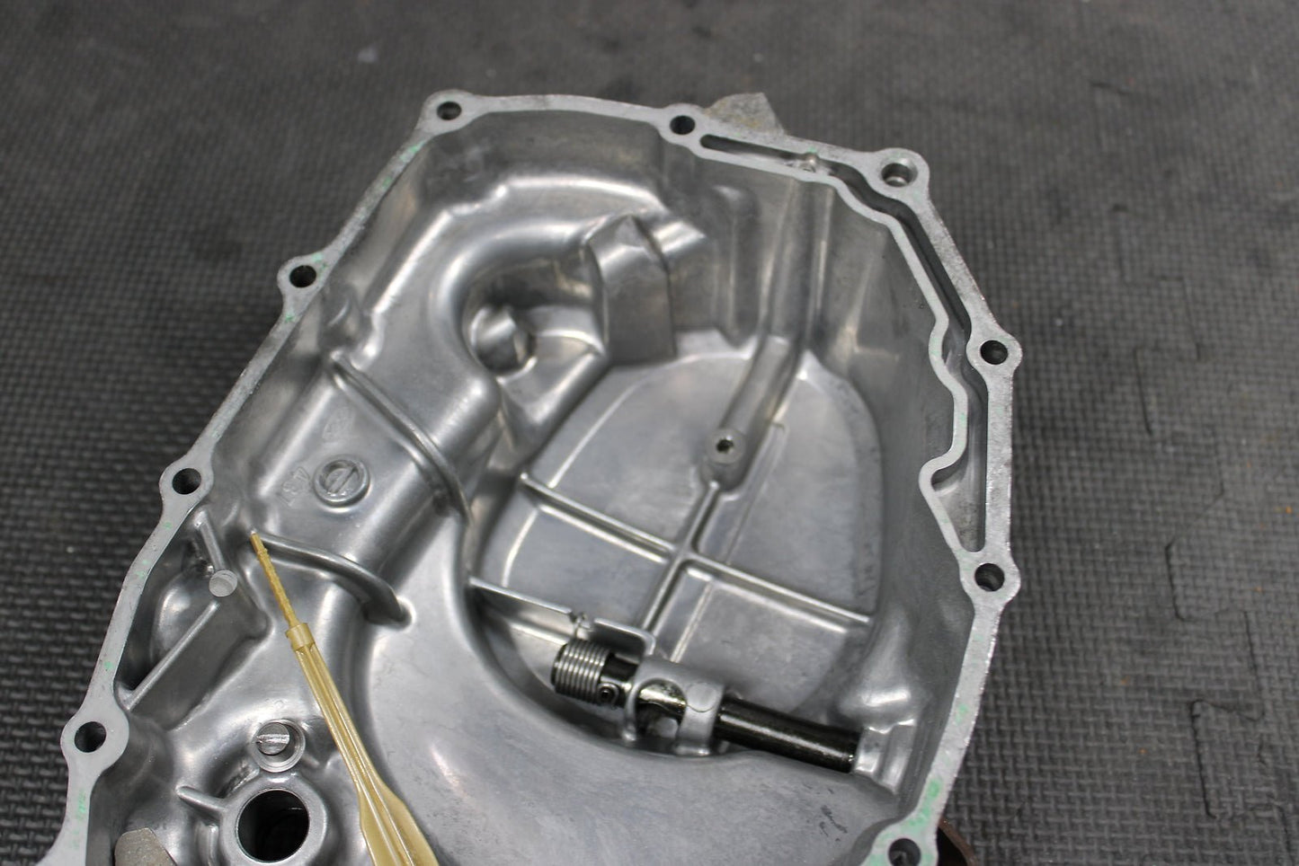 1998 HONDA XR200R 1990 1991 / 93 - 02 ENGINE MOTOR SIDE CLUTCH COVER 11330 - KT0 - 830 - hggarage