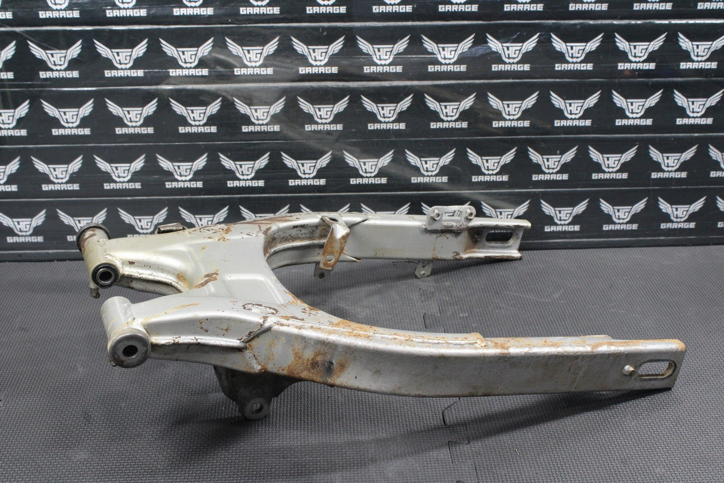 1987 YAMAHA TW200 OEM SWINGARM SWING ARM SUSPENSION 2JX - 22110 - 10 - 35 - hggarage