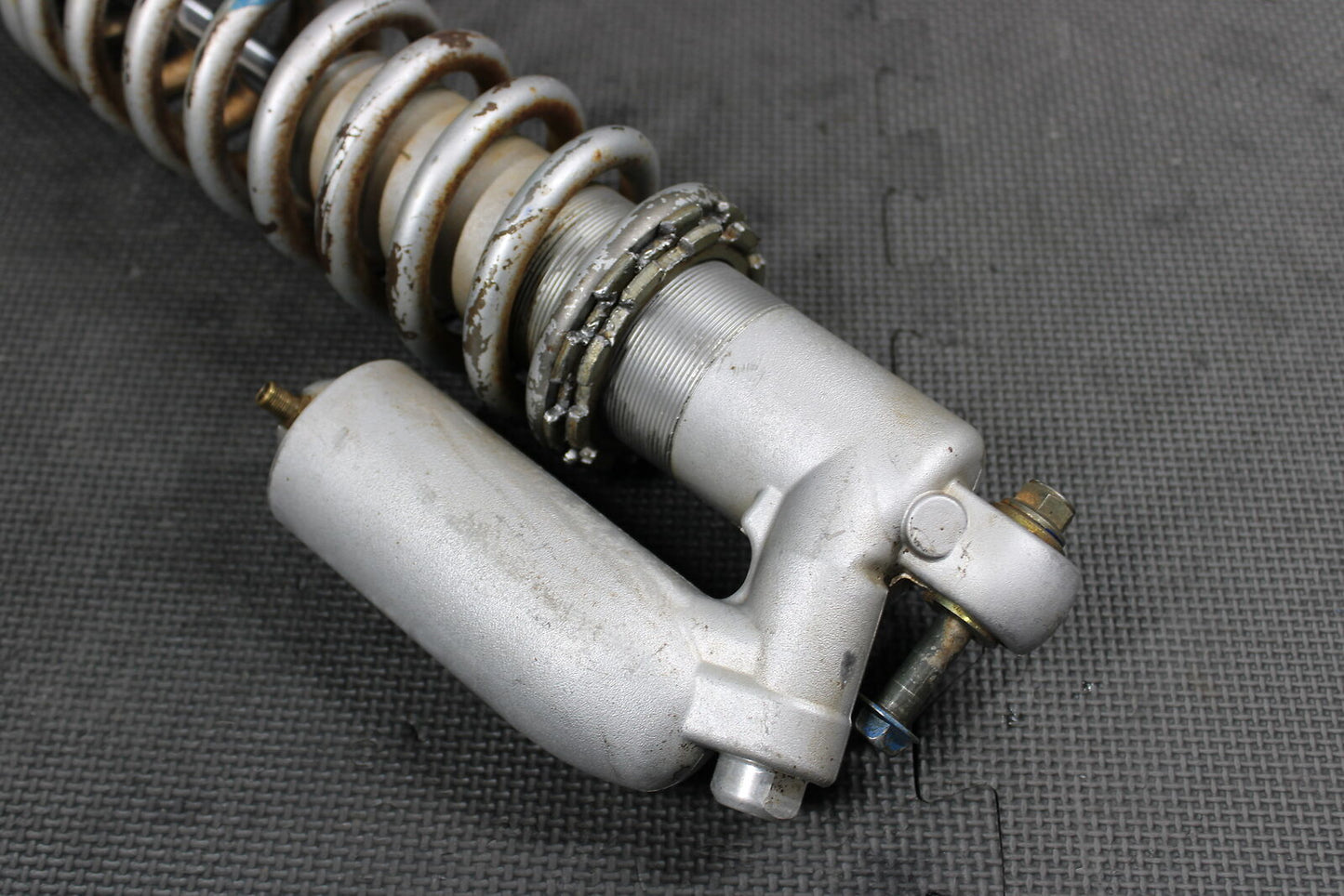 1998 YAMAHA YZ400F OEM REAR BACK SHOCK ABSORBER SUSPENSION