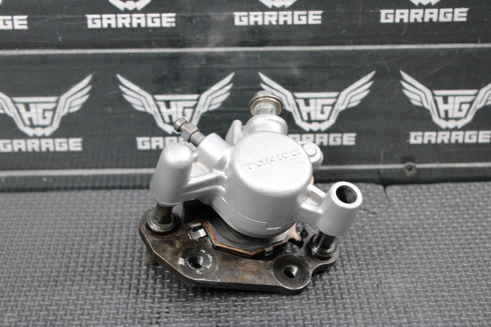 2001 SUZUKI RM80 OEM TOKICO FRONT BRAKE CALIPER 59300 - 03B11 - 999 - hggarage