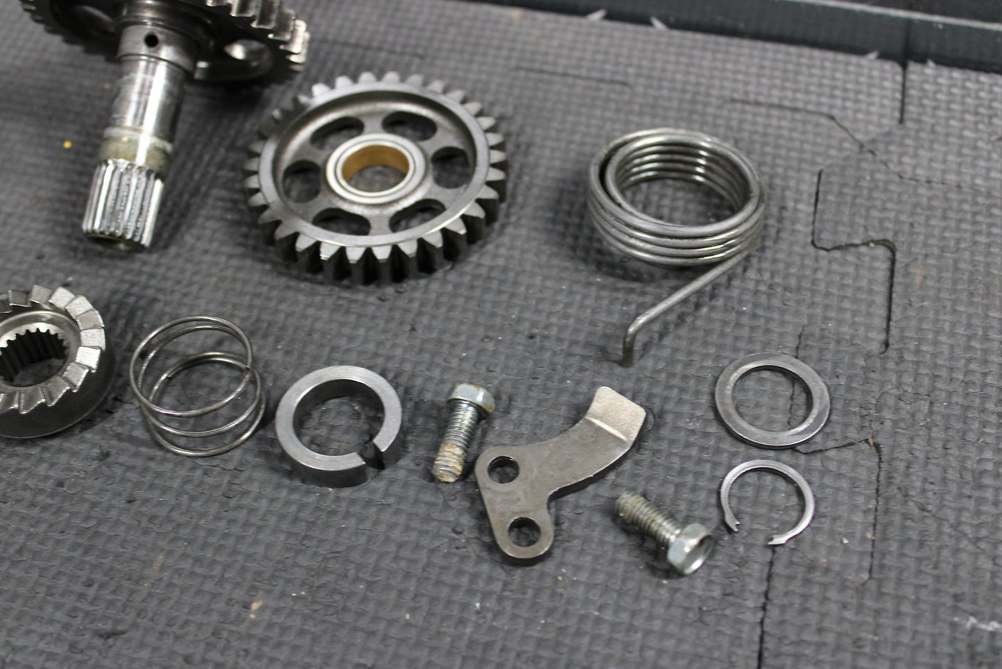 2004 Honda CRF250X 04 - 09 OEM Kickstart Kick Start Shaft W Idler Gear - hggarage