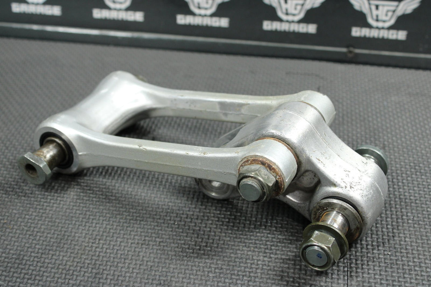 2004 Yamaha YZ450F OEM Rear Shock Linkage Links 5NY - 2217A - 00 - 00 5XE - 2217F - 00 - 00 - hggarage