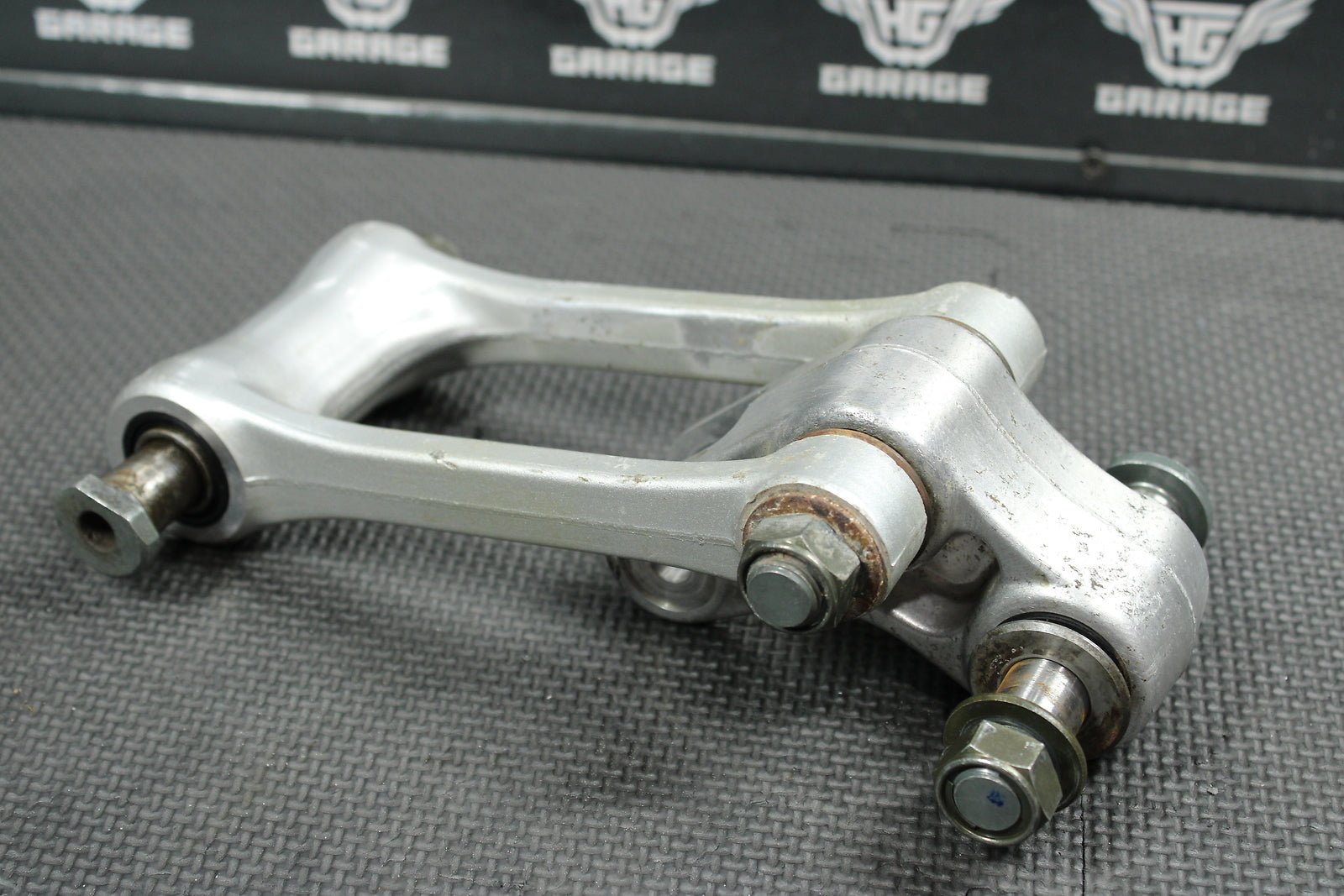 2004 Yamaha YZ450F OEM Rear Shock Linkage Links 5NY - 2217A - 00 - 00 5XE - 2217F - 00 - 00 - hggarage
