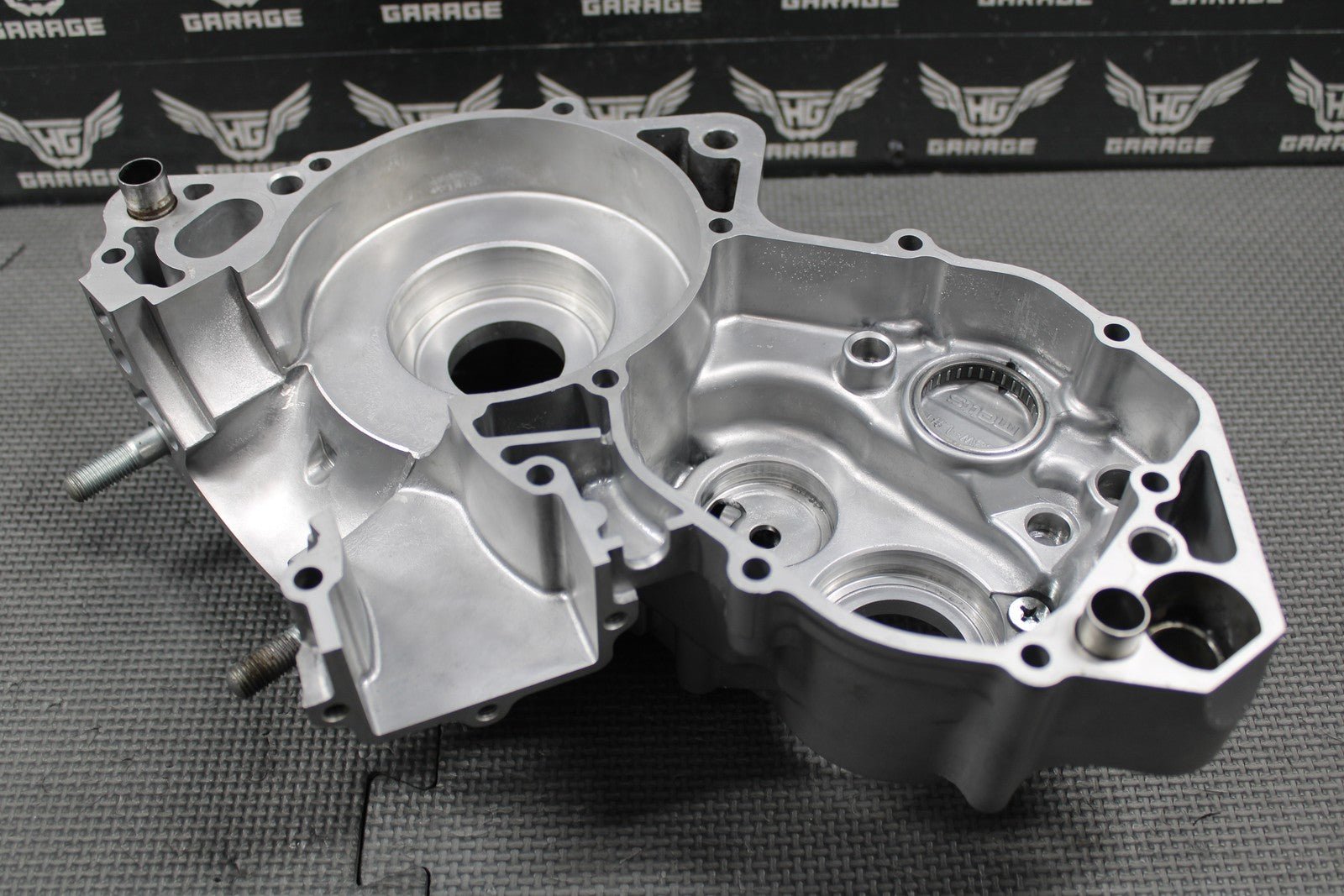 2003 HONDA CR250R OEM LEFT ENGINE CRANKCASE CRANK CASE BLOCK 04922 - KZ3 - L31 NICE! - hggarage