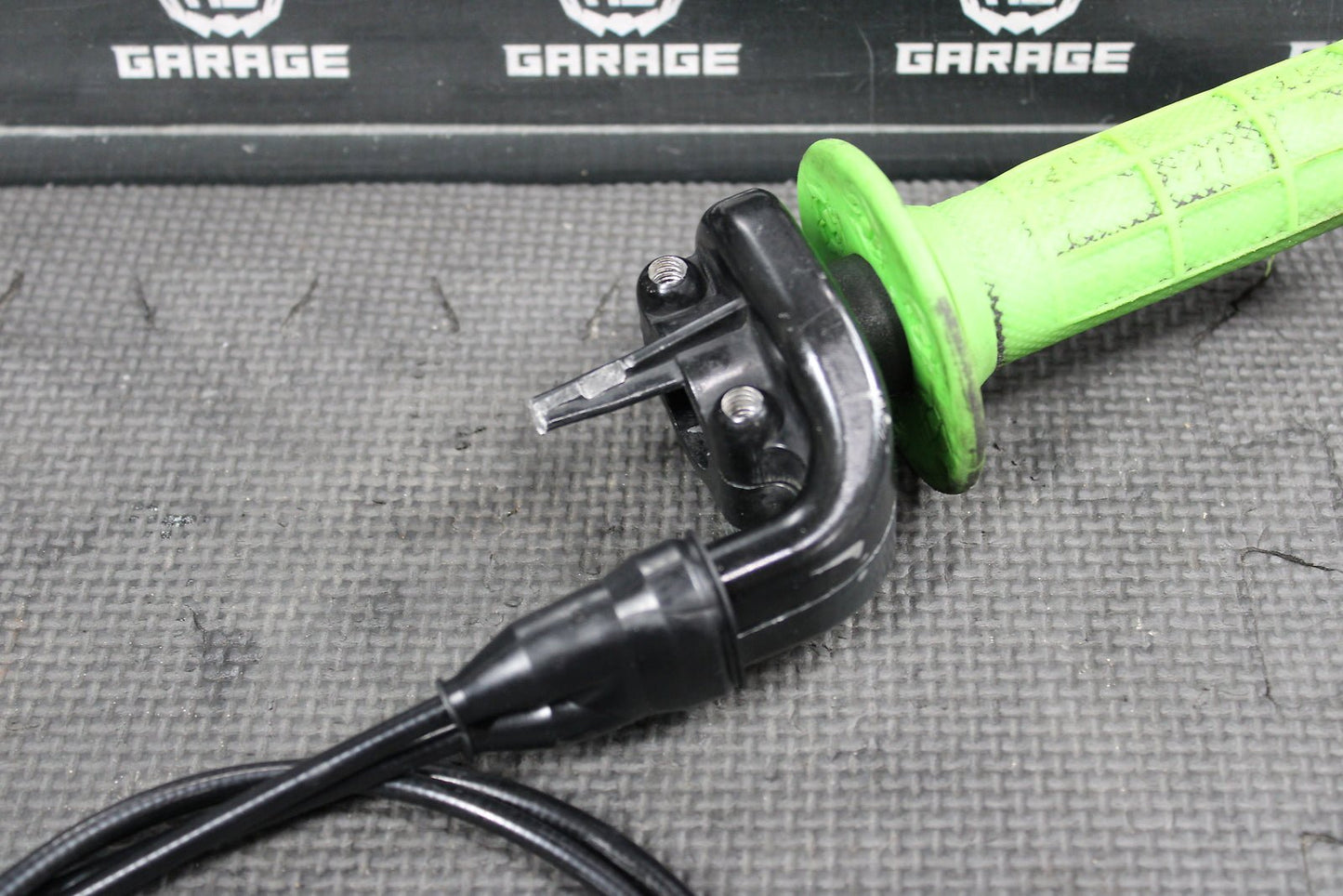 2002 HONDA CRF450R OEM RIGHT THROTTLE GRIP TOKYO MODS ENGINE HOTSTART 53167 - MEB - hggarage