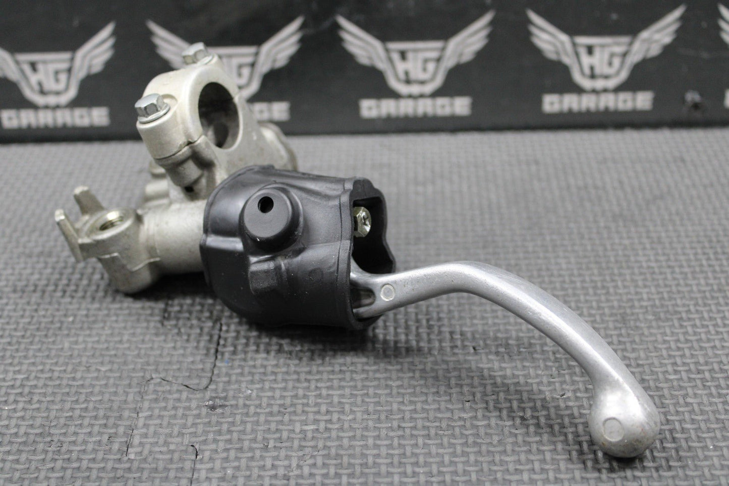 1997 HONDA CR250R OEM NISSIN FRONT BRAKE MASTER CYLINDER W/ LEVER 45510 - MEY - 305 - hggarage