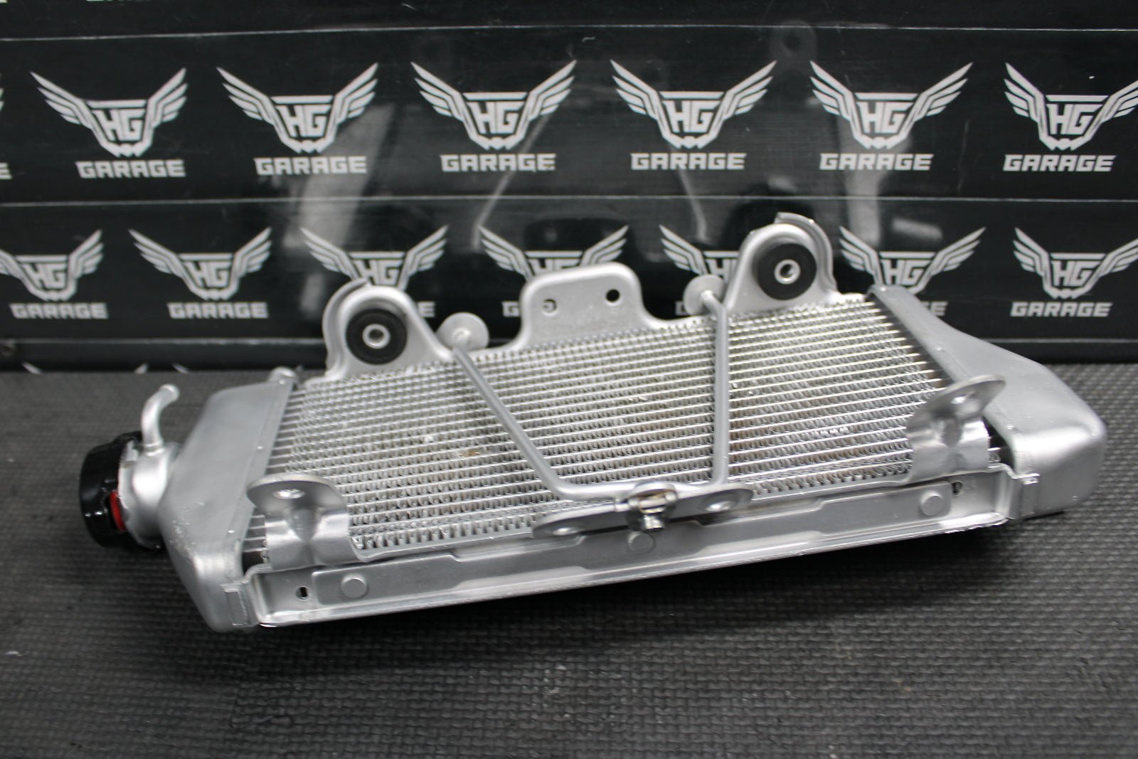 2006 Yamaha YZ450F OEM Right Fill Side Radiator Cooler Tusk Cap 2S2 - 12461 - 00 - 00 - hggarage