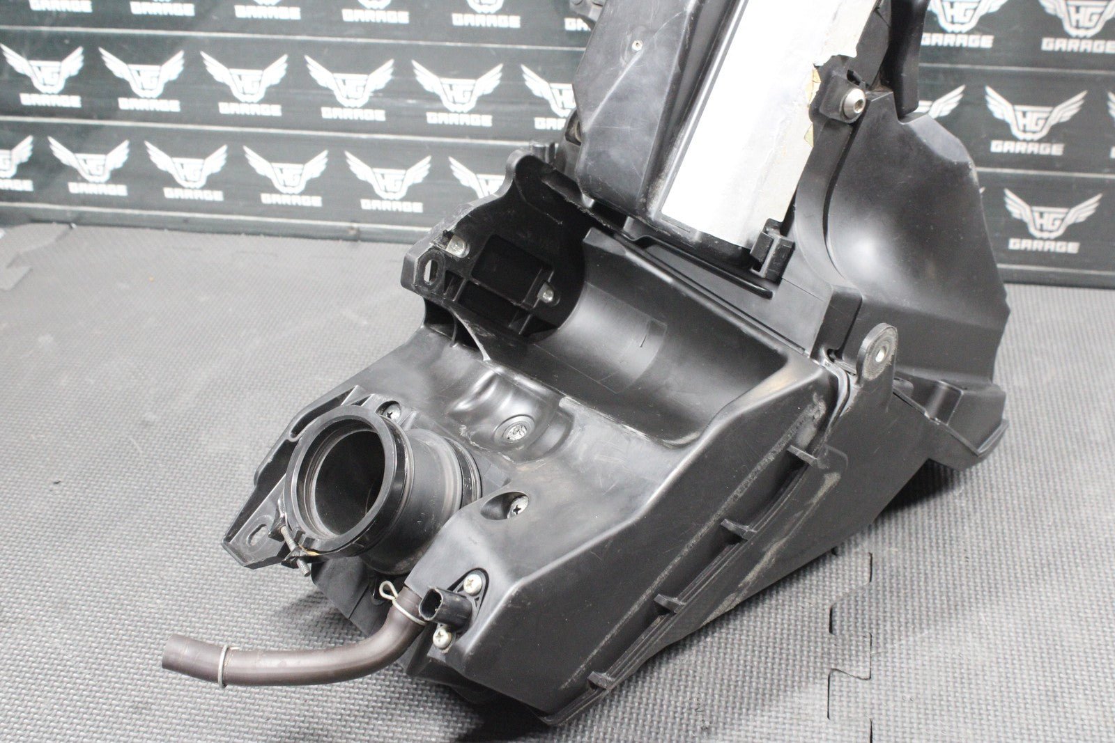 2023 HONDA CRF250R OEM AIRBOX INTAKE AIR CLEANER CASE HOUSING ELEMENT COMPLETE - hggarage