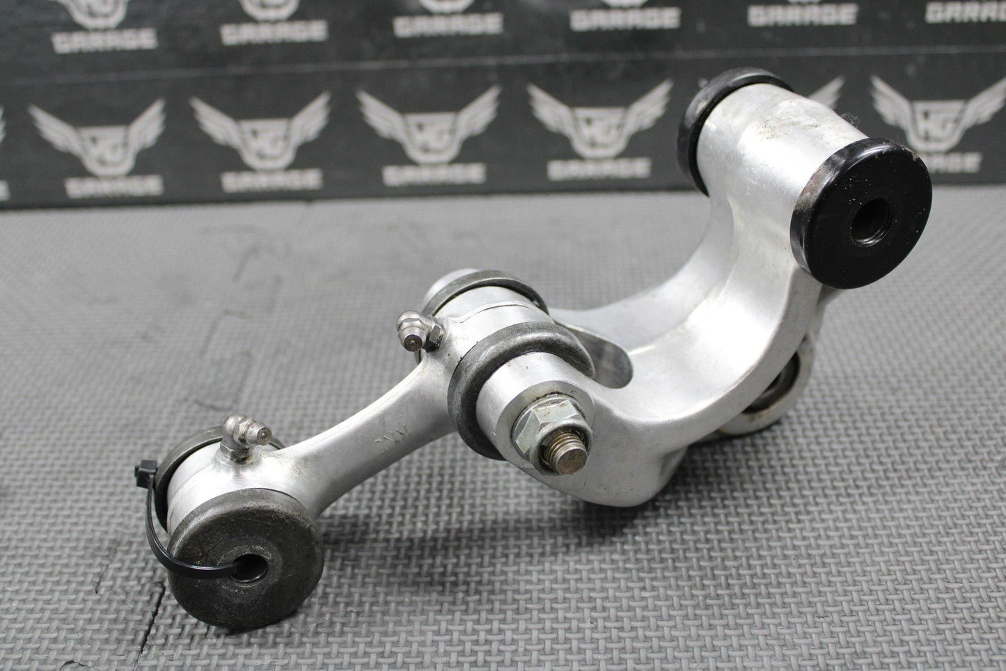 1991 HONDA 86 - 95 XR250R OEM REAR SHOCK LINKAGE ARM BOLTS 52460 - KN5 - 000 NICE! - hggarage