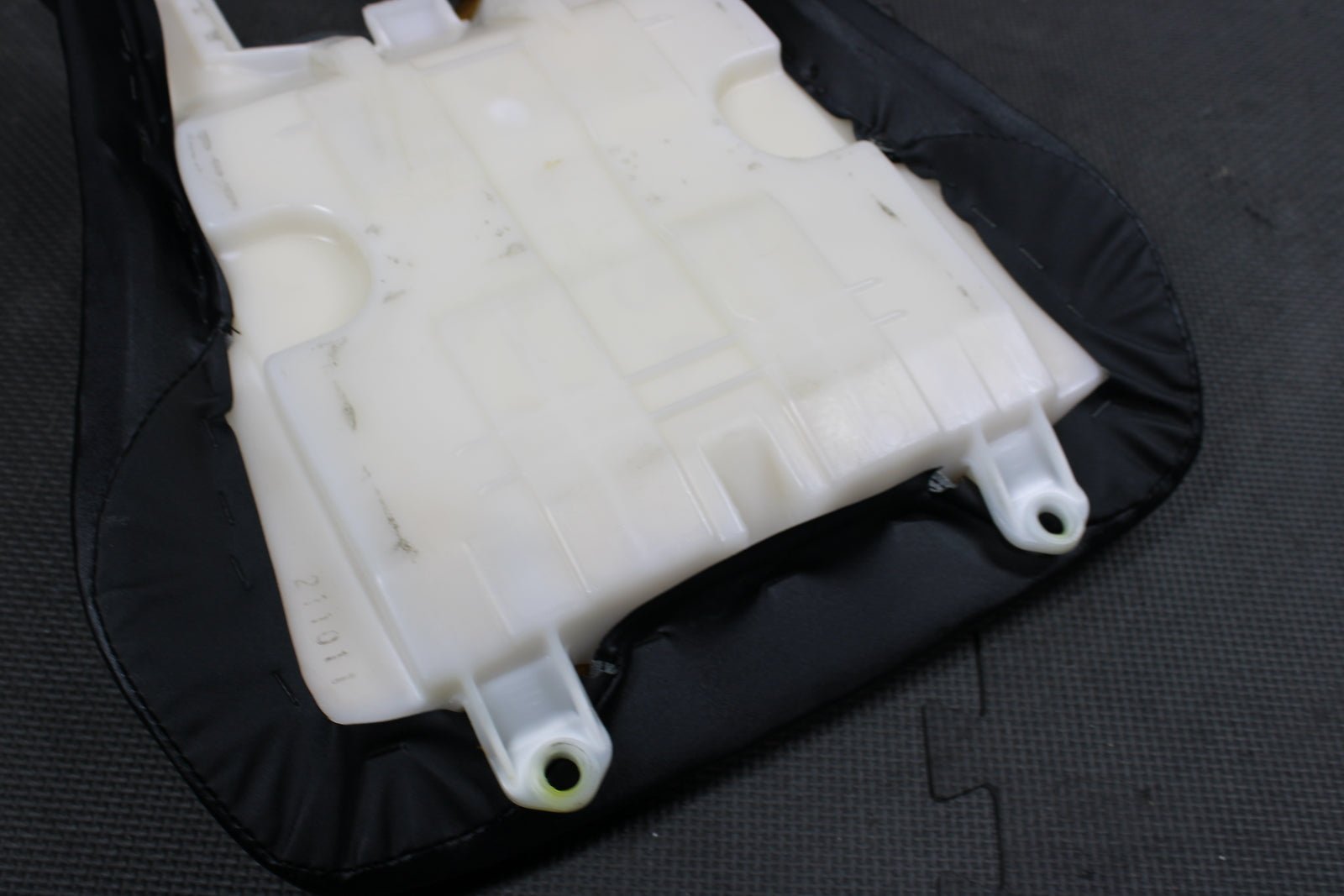 2009 Yamaha 03 - 05 YZF R6 06 - 09 R6S OEM Front Drivers Seat Pad Saddle Nice! - hggarage