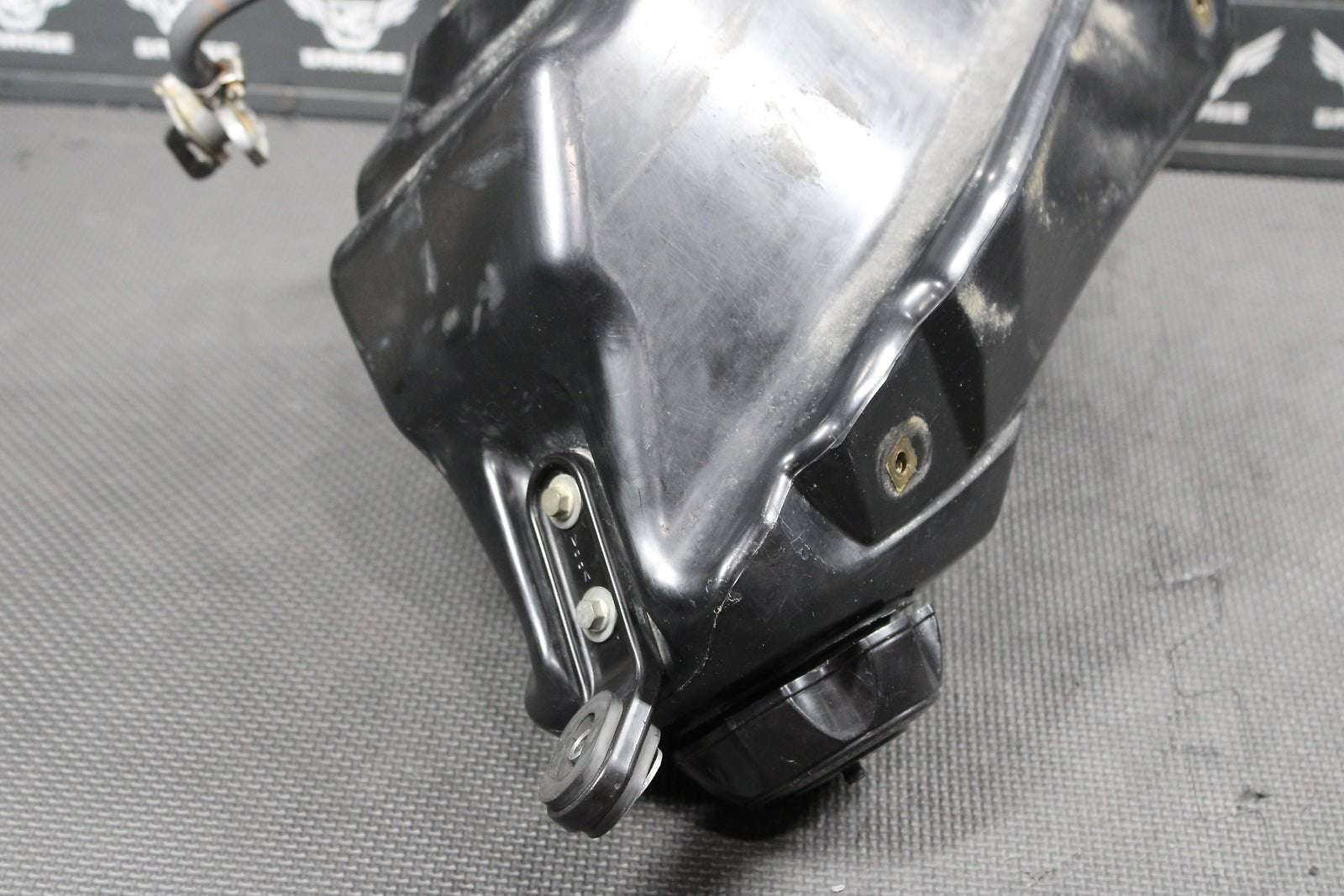 2003 Honda CRF450R OEM Gas Fuel Tank Cell Petrol Reservoir 17510 - Meb - 670 - hggarage