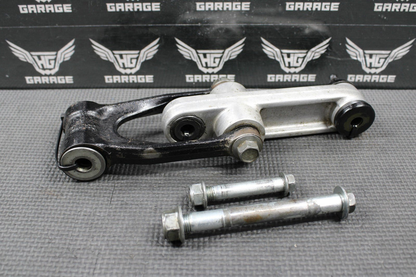 2005 2006 SUZUKI RM85 OEM REAR SHOCK SWINGARM LINKAGE ARM LEVER ROD 62600 - 03890 - hggarage