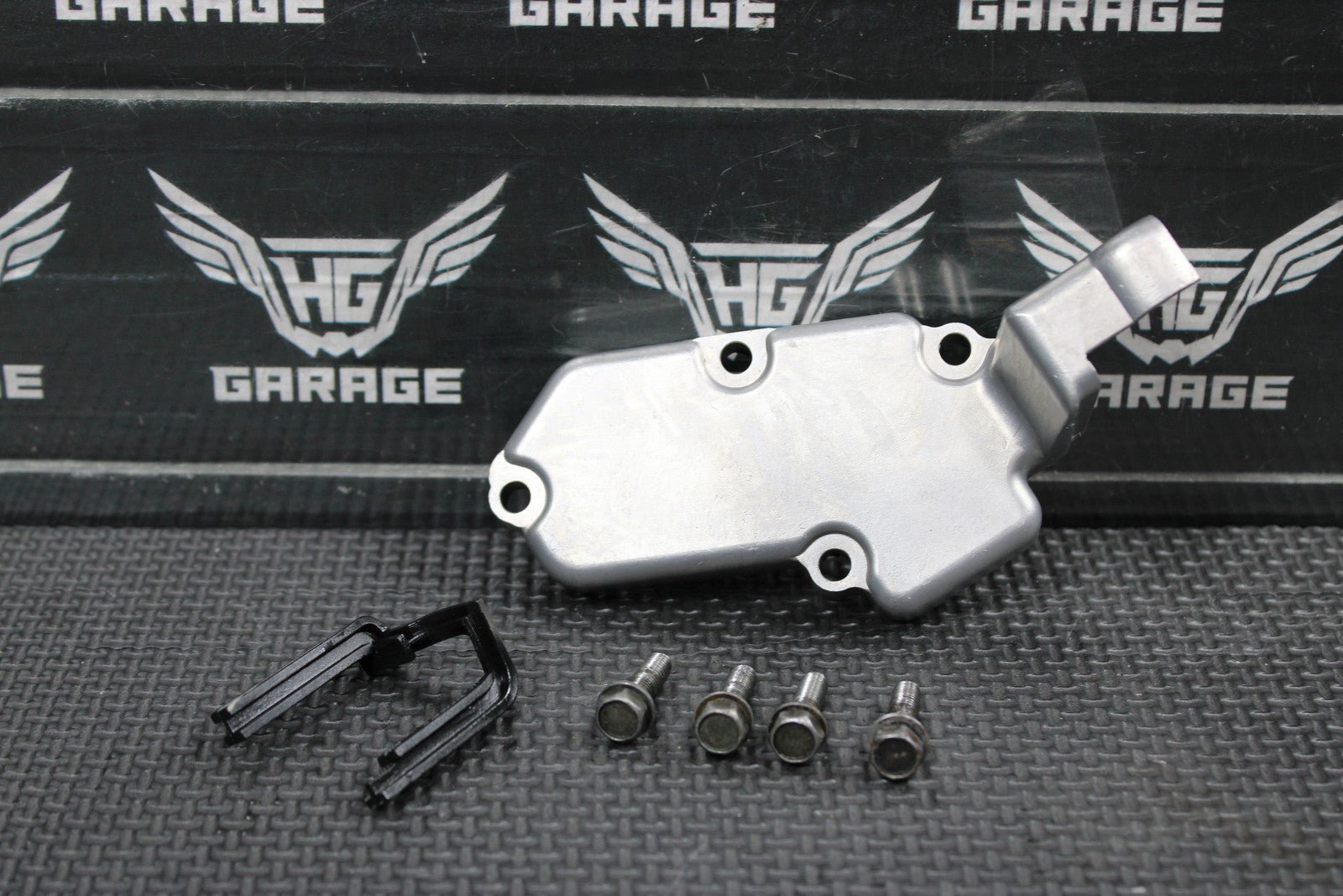 2001 YAMAHA YZ250 99 - 22 OEM ENGINE POWERVALVE EXHUAST VALVE LINKAGE COVER - hggarage