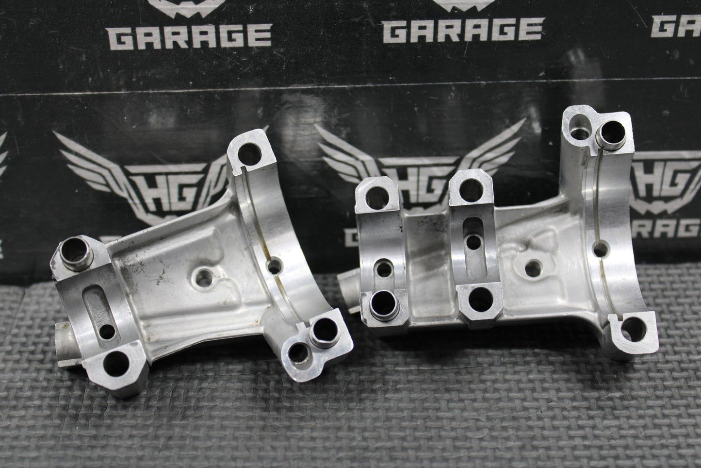 2003 YAMAHA 03 - 05 YZ450F WR450F OEM CYLINDER HEAD CAM CAPS CAMSHAFT TOWERS BOLTS - hggarage