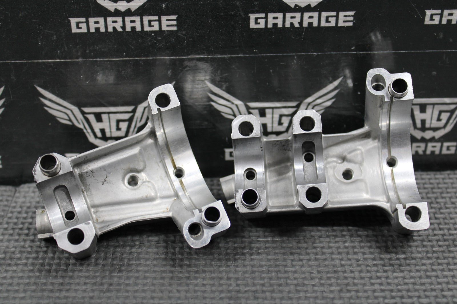 2003 YAMAHA 03 - 05 YZ450F WR450F OEM CYLINDER HEAD CAM CAPS CAMSHAFT TOWERS BOLTS - hggarage