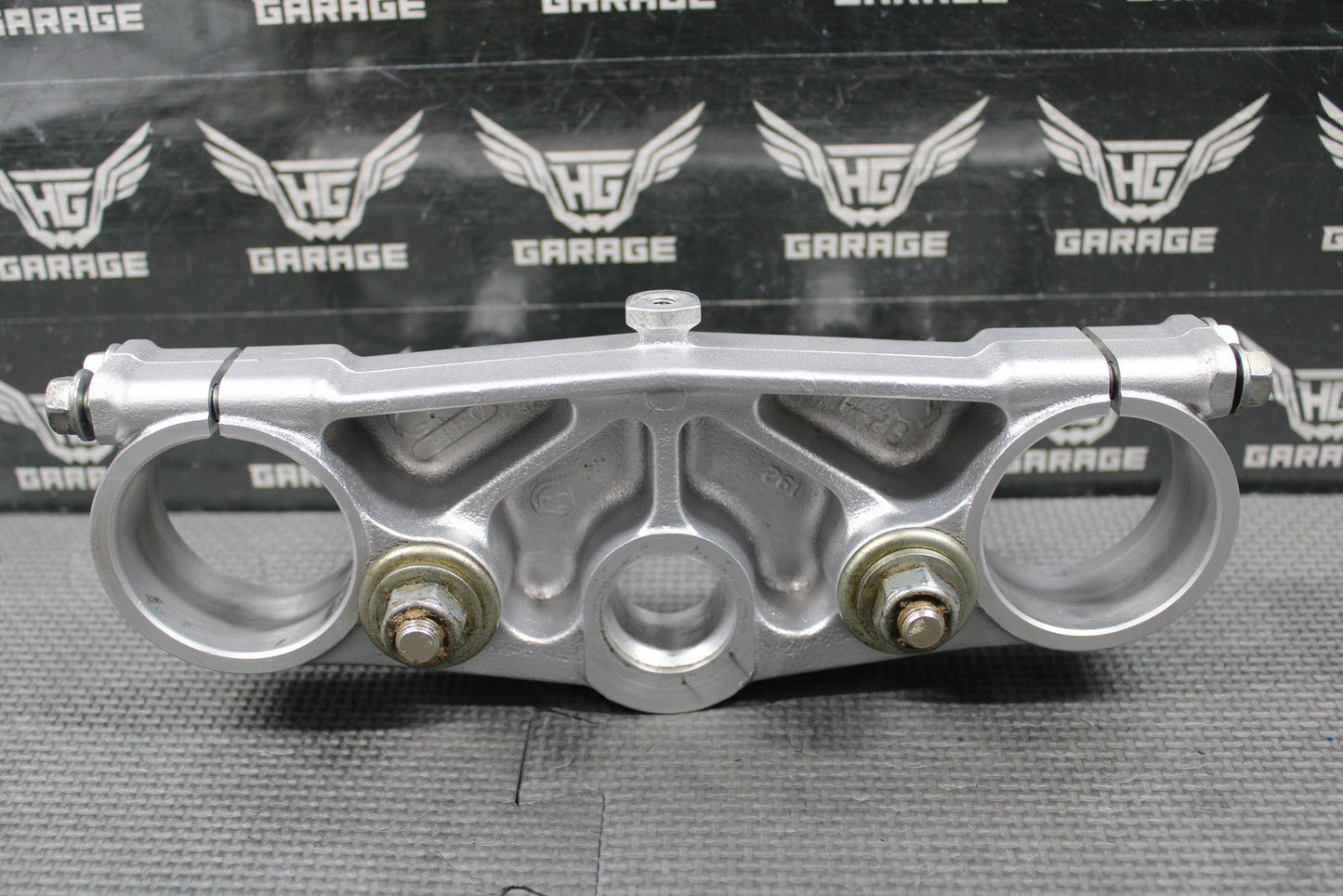 2001 HONDA CR125R CR250R OEM FORK UPPER TRIPLE TREE BAR CLAMP 53300 - KZ4 - J20 - hggarage