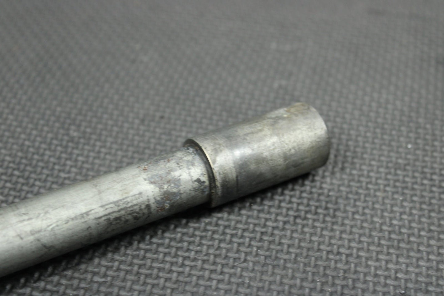 2004 Yamaha YZ450F OEM Front Wheel Rim Axle Pivot Bolt 5BE - 25181 - 00 - 00 - hggarage