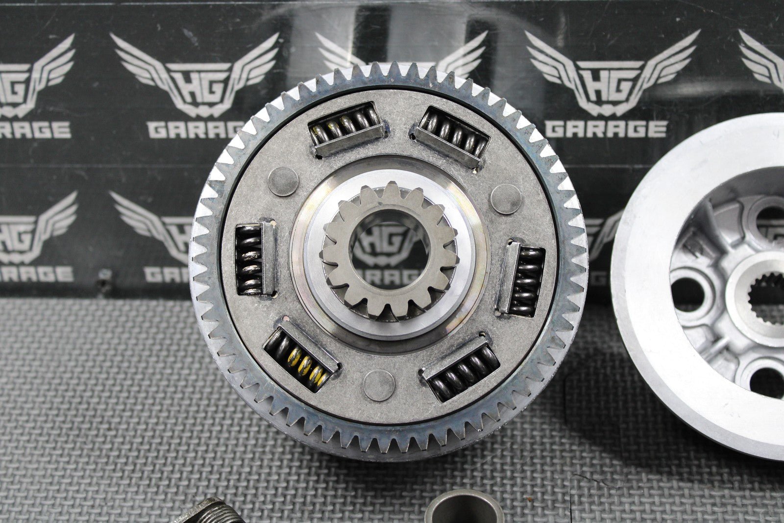1991 HONDA 88 - 95 XR250R OEM CLUTCH BASKET HUB PRESSURE PLATE 22100 - KT1 - 020 NICE! - hggarage