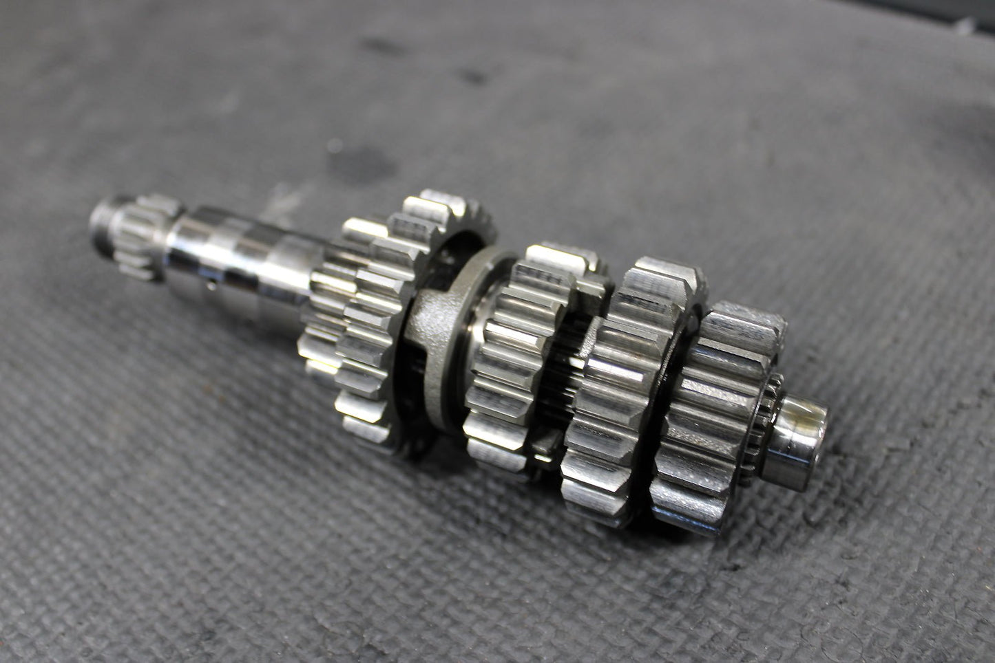2006 YAMAHA YZ250F OEM ENGINE TRANSMISSION TRANNY ASSEMBLY GEARS - hggarage