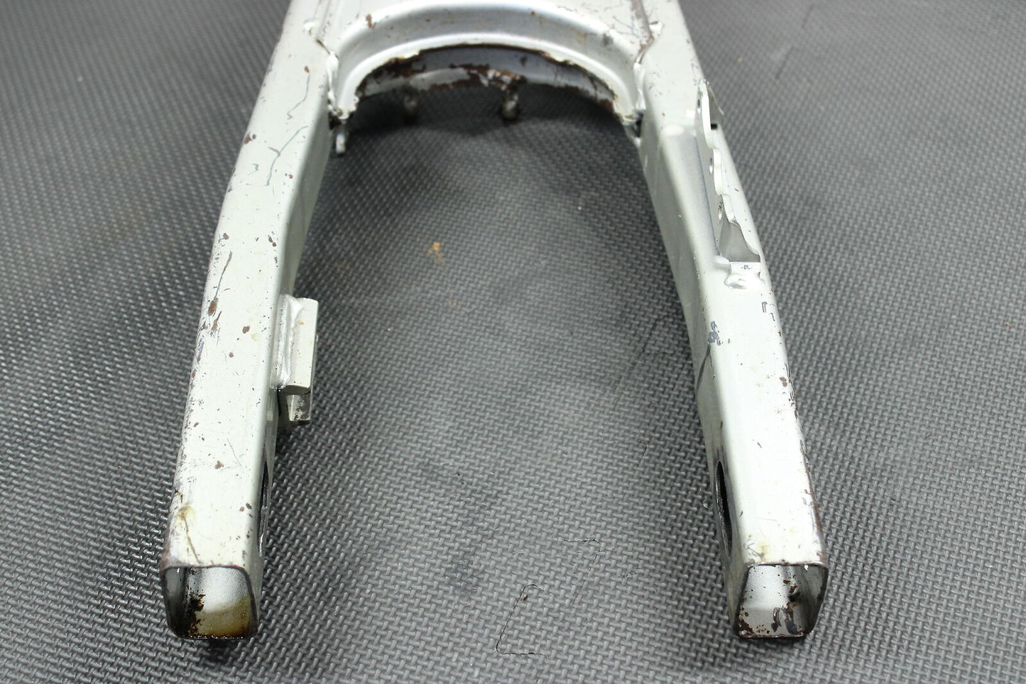 1993 HONDA CR80R OEM SWINGARM SWING ARM SUSPENSION 52000-GBF-000ZA