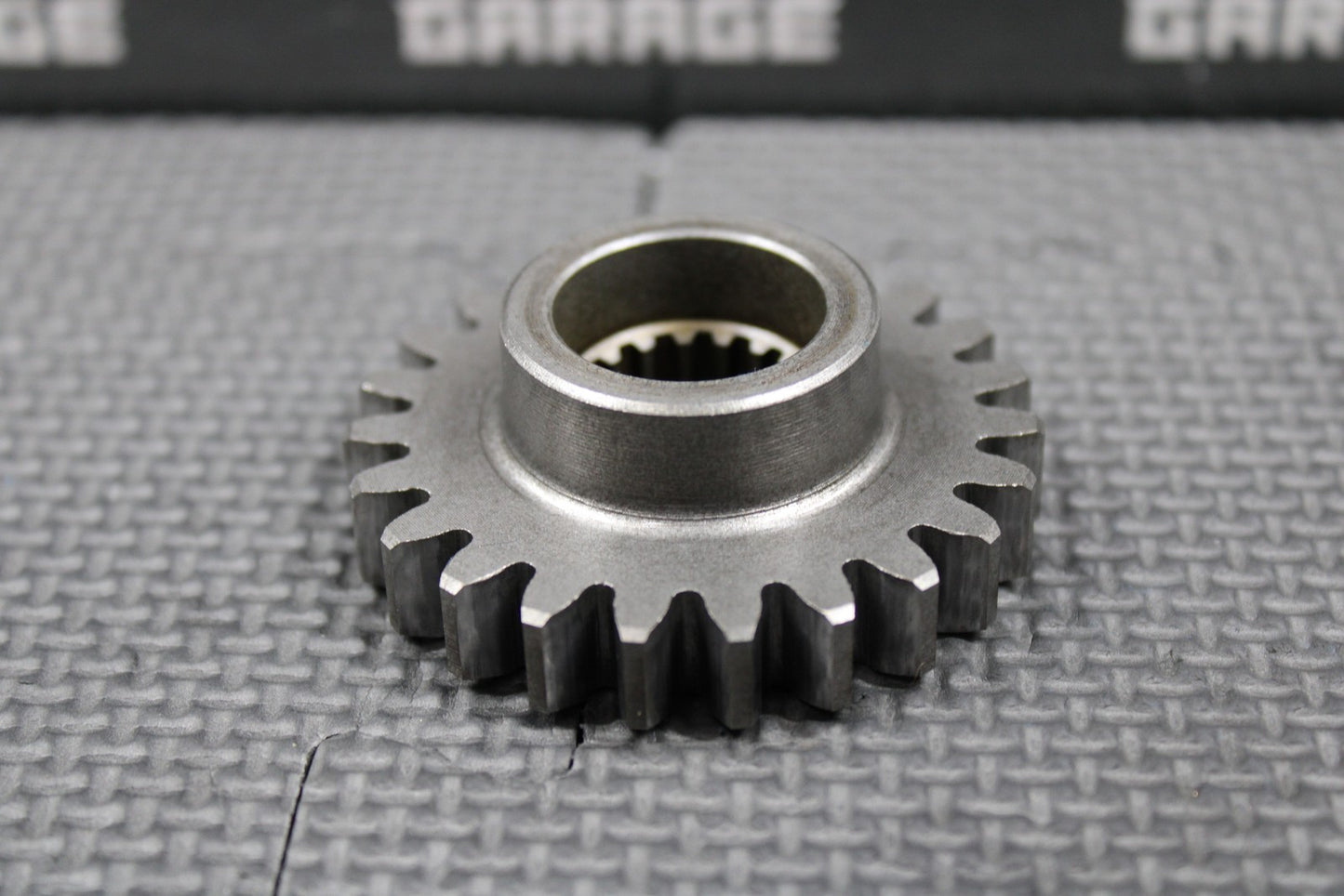 1995 SUZUKI 93 - 95 RM250 89 - 98 RMX250 OEM ENGINE PRIMARY MAIN DRIVE GEAR & SPACER - hggarage