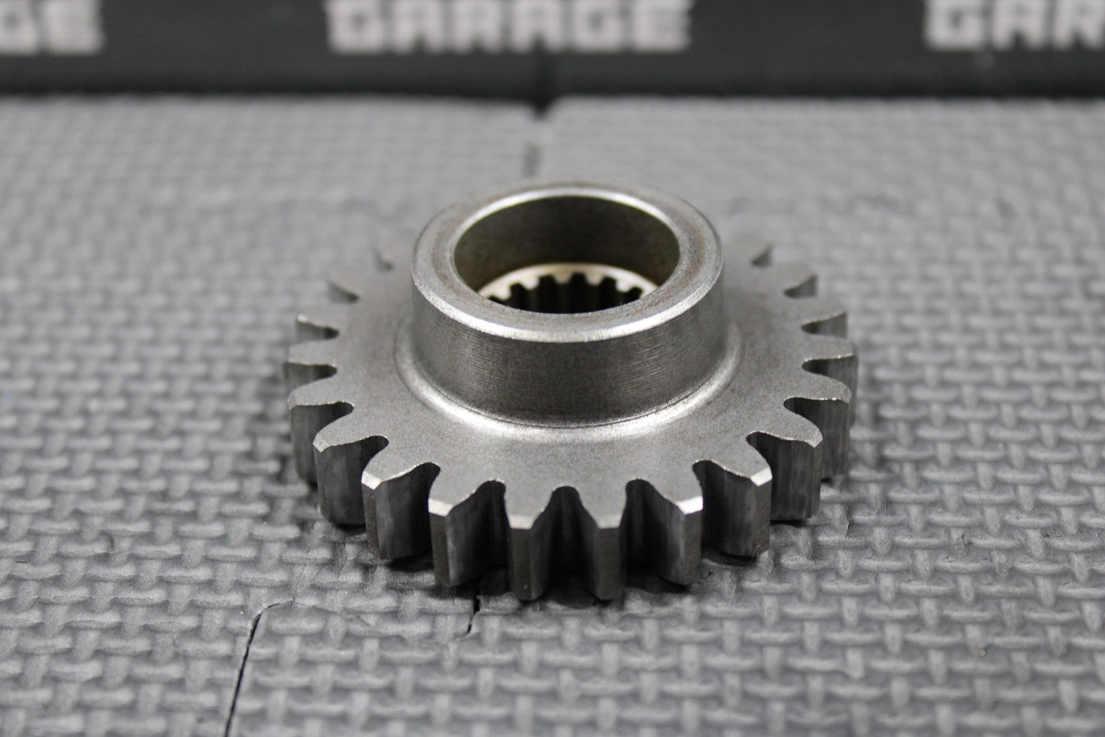 1995 SUZUKI 93 - 95 RM250 89 - 98 RMX250 OEM ENGINE PRIMARY MAIN DRIVE GEAR & SPACER - hggarage