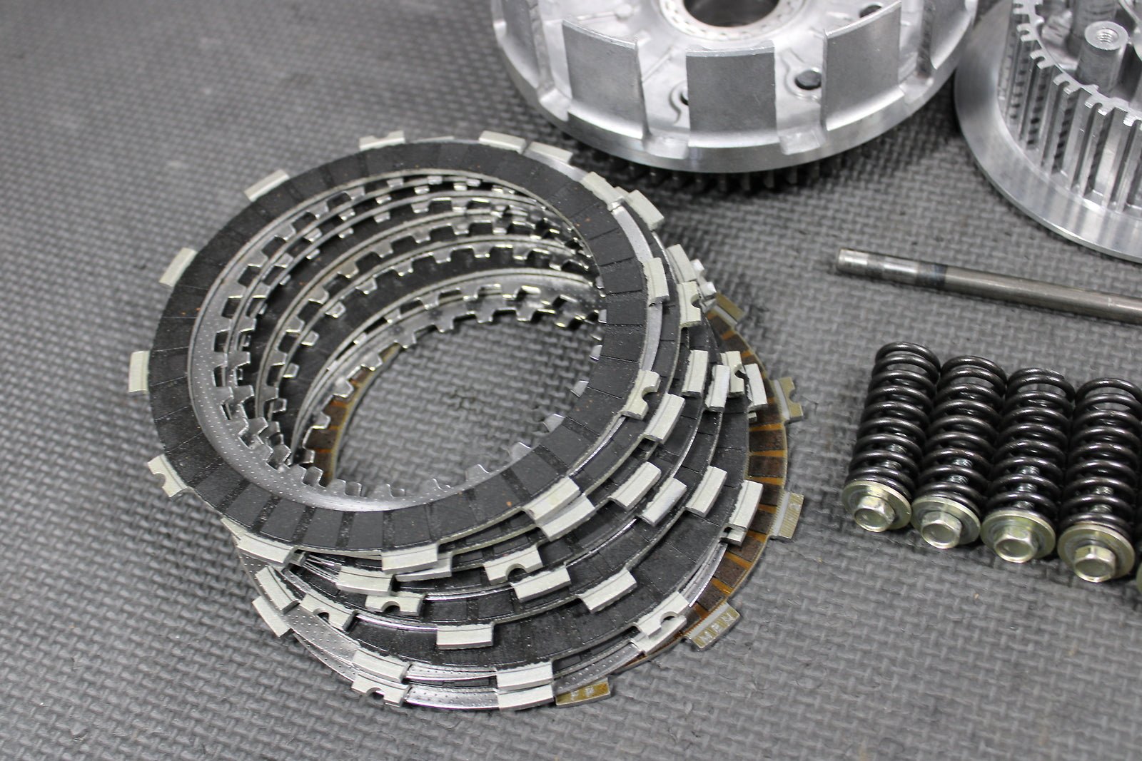 2002 HONDA CRF450R OEM COMPLETE CLUTCH W PLATES BASKET HUB 22100 - MEB - 305 - hggarage