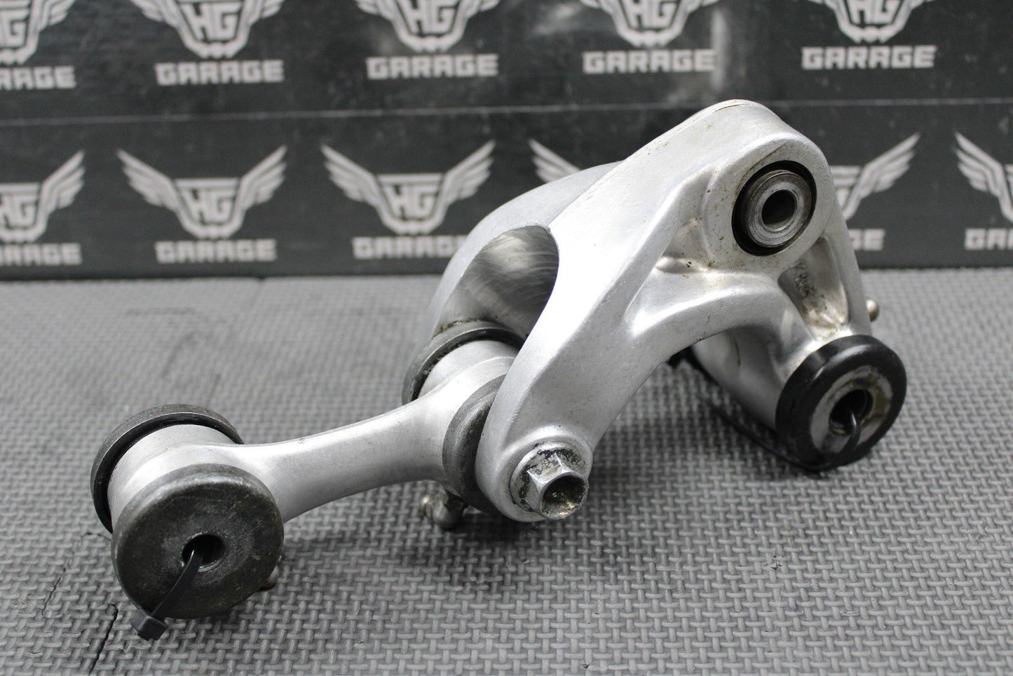 1991 HONDA 86 - 95 XR250R OEM REAR SHOCK LINKAGE ARM BOLTS 52460 - KN5 - 000 NICE! - hggarage