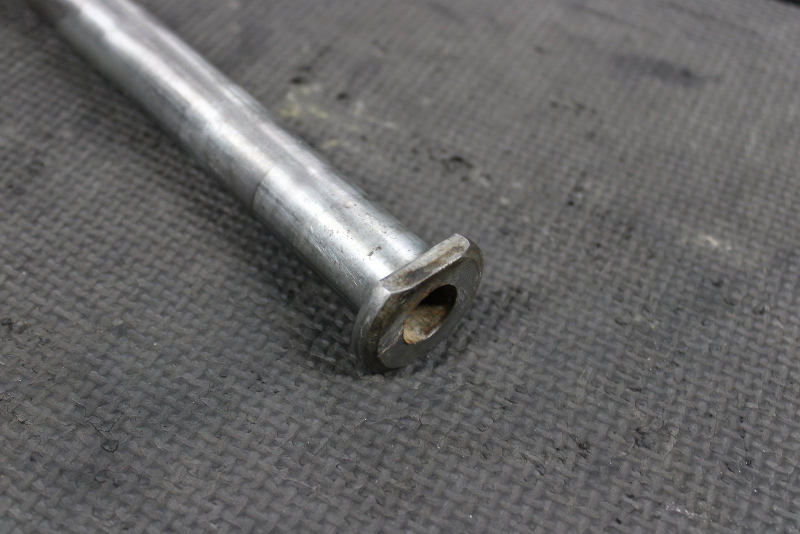 2006 Yamaha YZ450F OEM Rear Axle Back Wheel Rim Pivot Bolt Axel 1C3 - 25381 - 90 - 00 - hggarage
