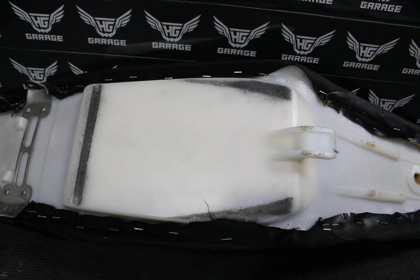 2007 YAMAHA YZ250F YZ450F OEM SEAT SADDLE CUSHION ASSEMBLY 2S2 - 24710 - 81 - 00 - hggarage
