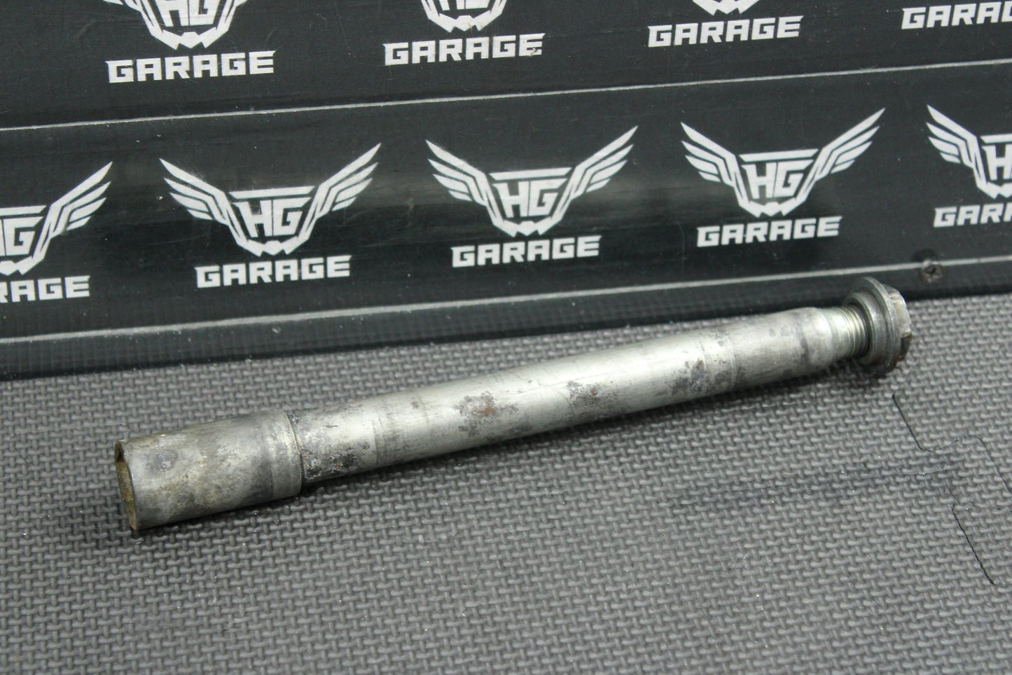 2004 Yamaha YZ450F OEM Front Wheel Rim Axle Pivot Bolt 5BE - 25181 - 00 - 00 - hggarage