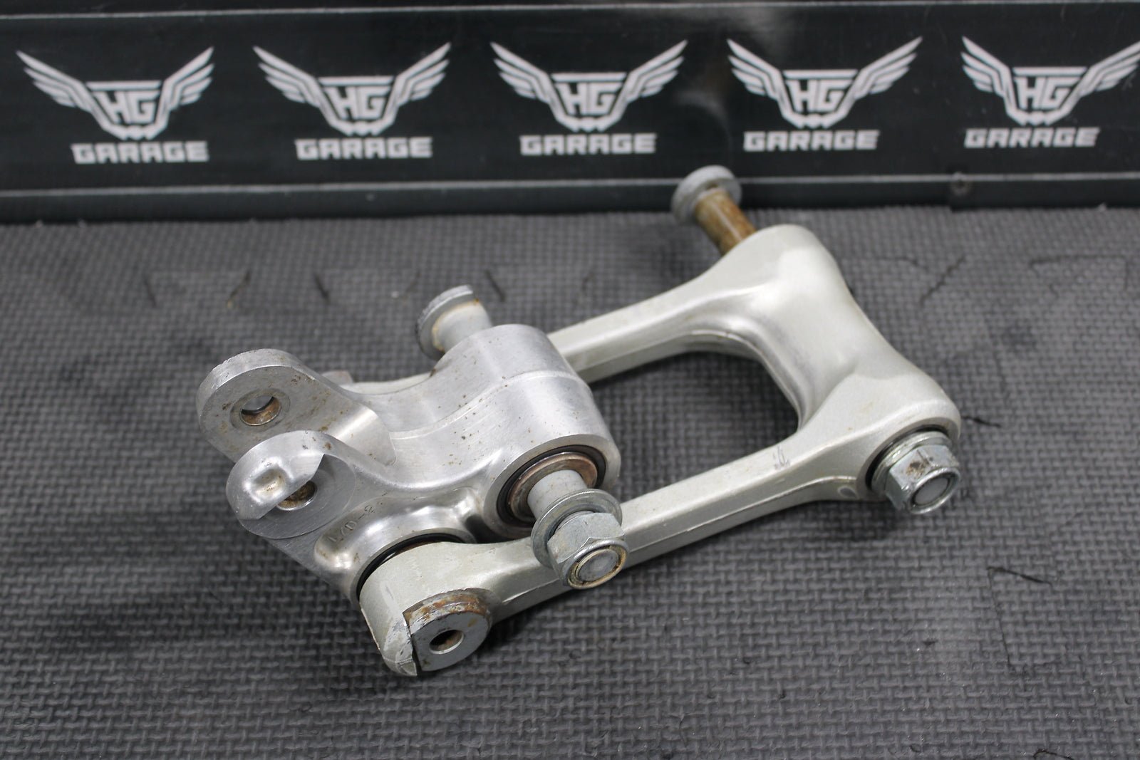 2009 YAMAHA YZ250F YZ450F OEM REAR SHOCK LINKAGE LINKS 17D - 2217A - 00 - 00 - hggarage