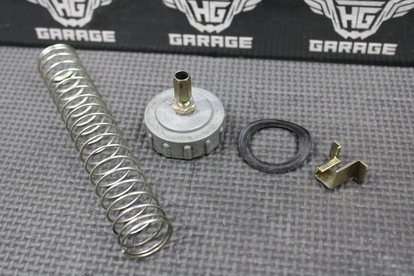 1985 KAWASAKI KX80 OEM CARB CARBURETOR SLIDE VALVE NEEDLE HARDWARE 15001 - 1108 - hggarage