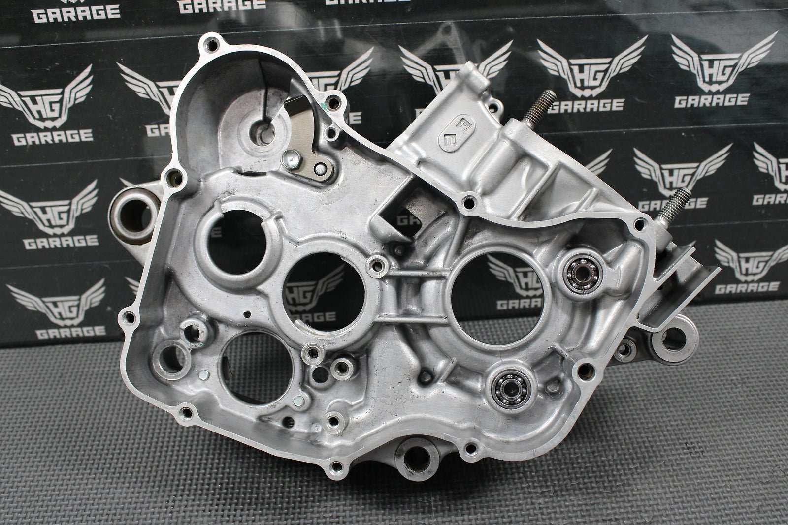 2000 99 - 02 HONDA CR125R OEM RIGHT ENGINE MOTOR CRANKCASE CRANK CASE 11100 - KZ4 - L1 - hggarage