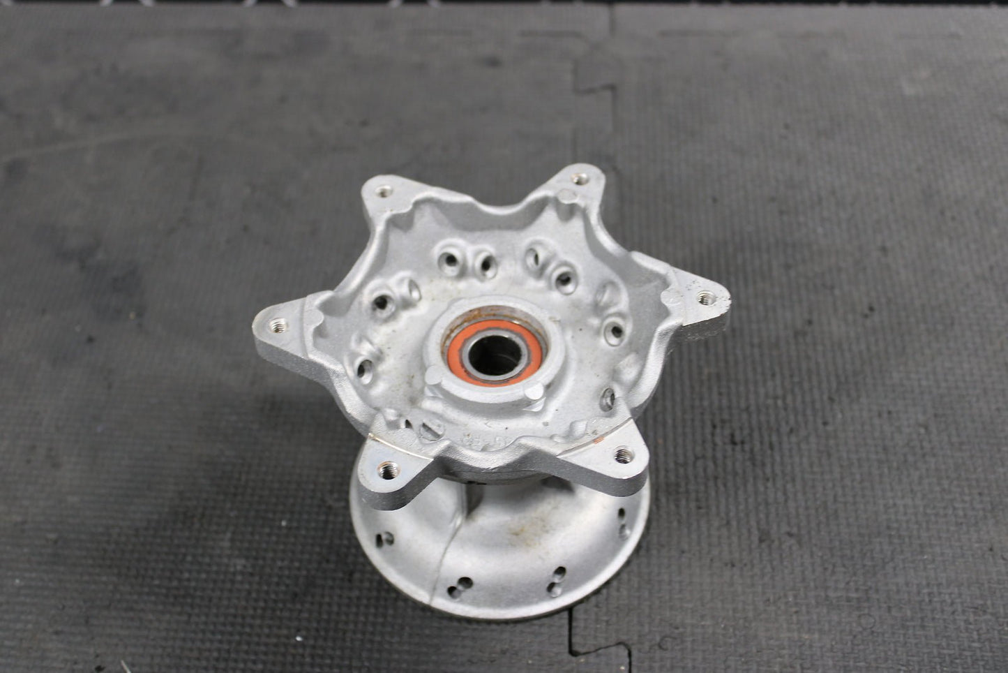 2001 YAMAHA YZ426F OEM FRONT WHEEL RIM HUB 4SS - 25111 - 01 - 00 - hggarage