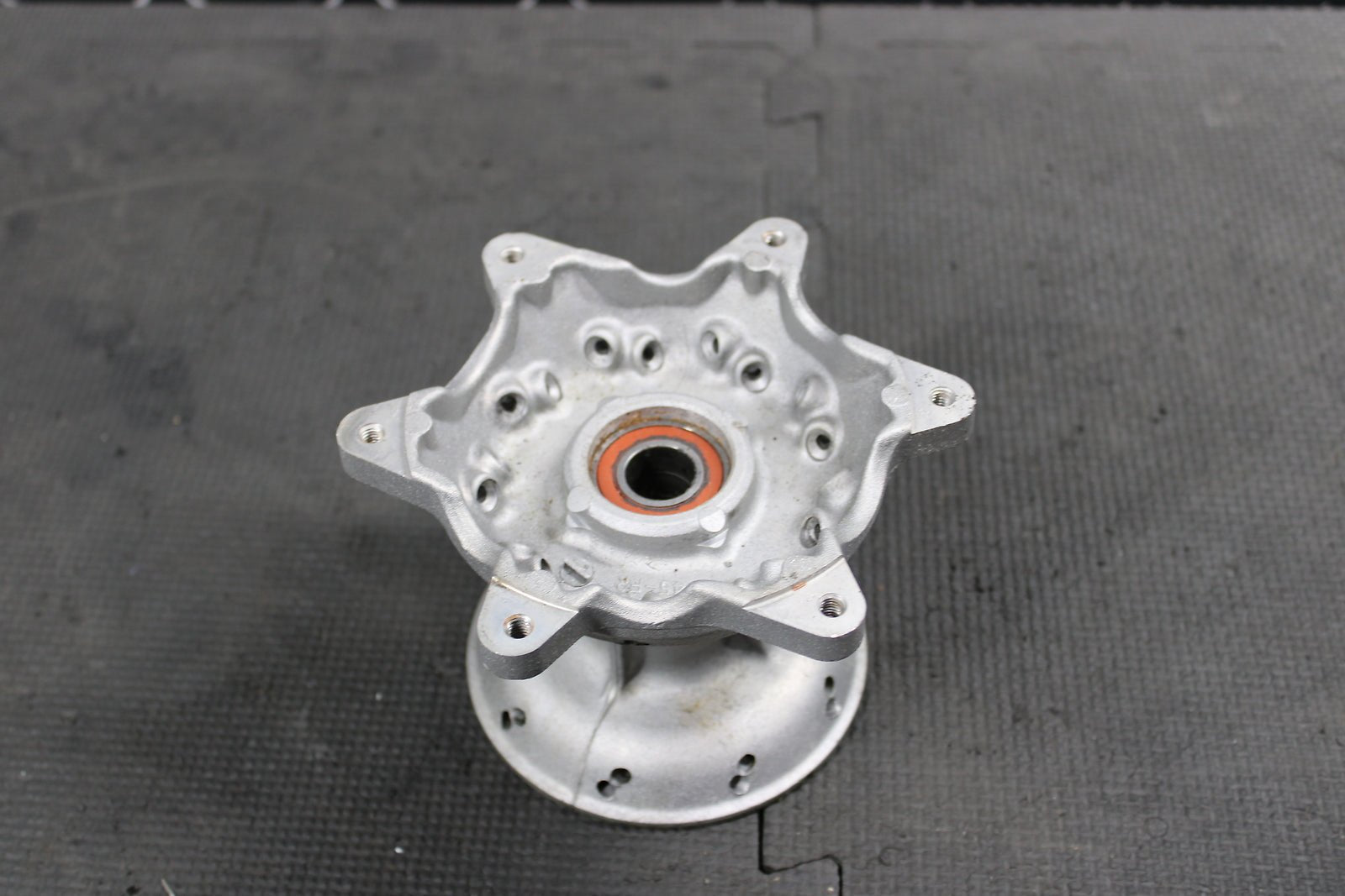 2001 YAMAHA YZ426F OEM FRONT WHEEL RIM HUB 4SS - 25111 - 01 - 00 - hggarage