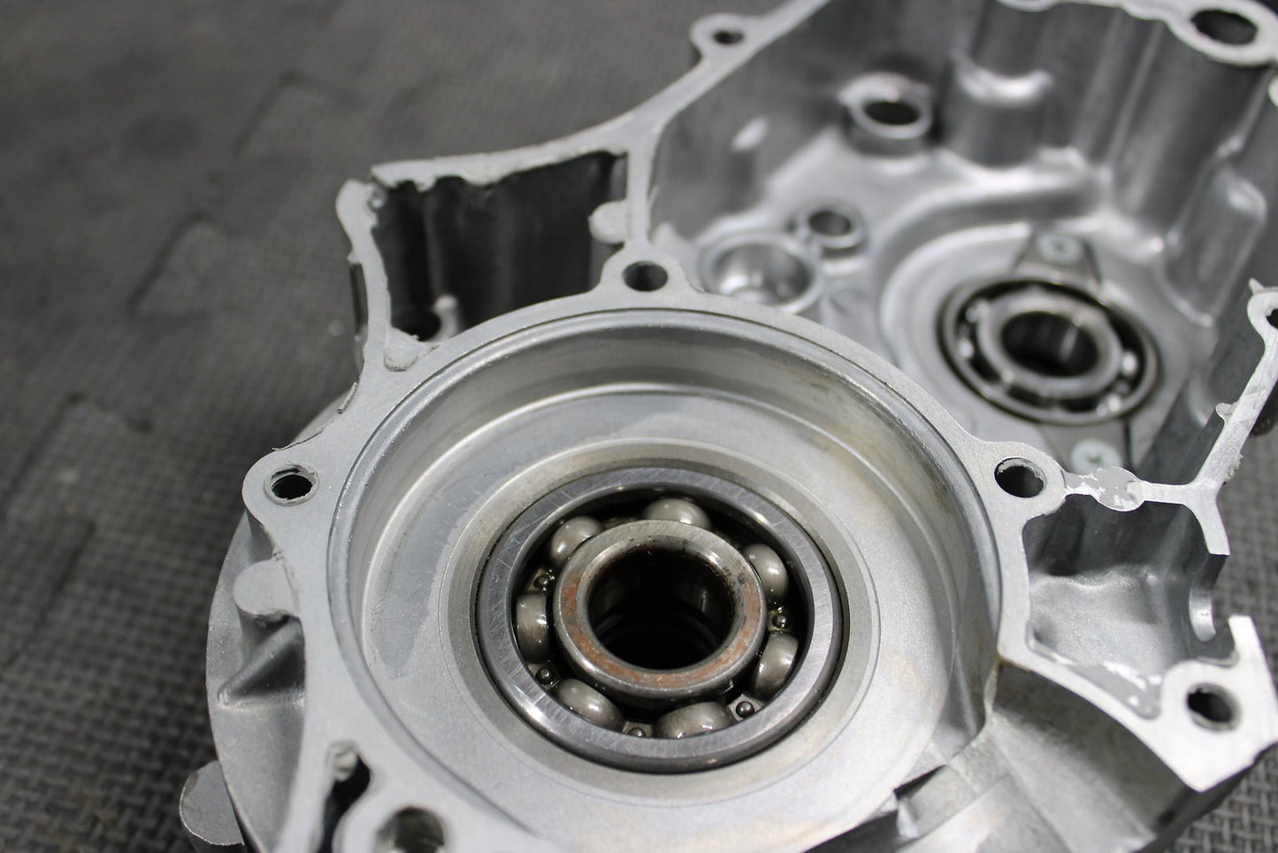 2019 KAWASAKI KX100 KX85 OEM LEFT RIGHT ENGINE CRANKCASE BLOCK ASSEMBLY - hggarage