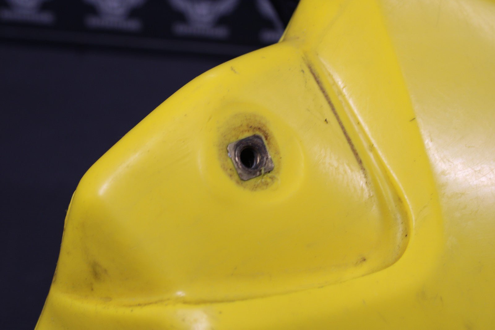 2000 SUZUKI DRZ400 00 - 04 OEM GAS FUEL TANK CELL PETROL RESERVOIR PLASTIC YELLOW - hggarage