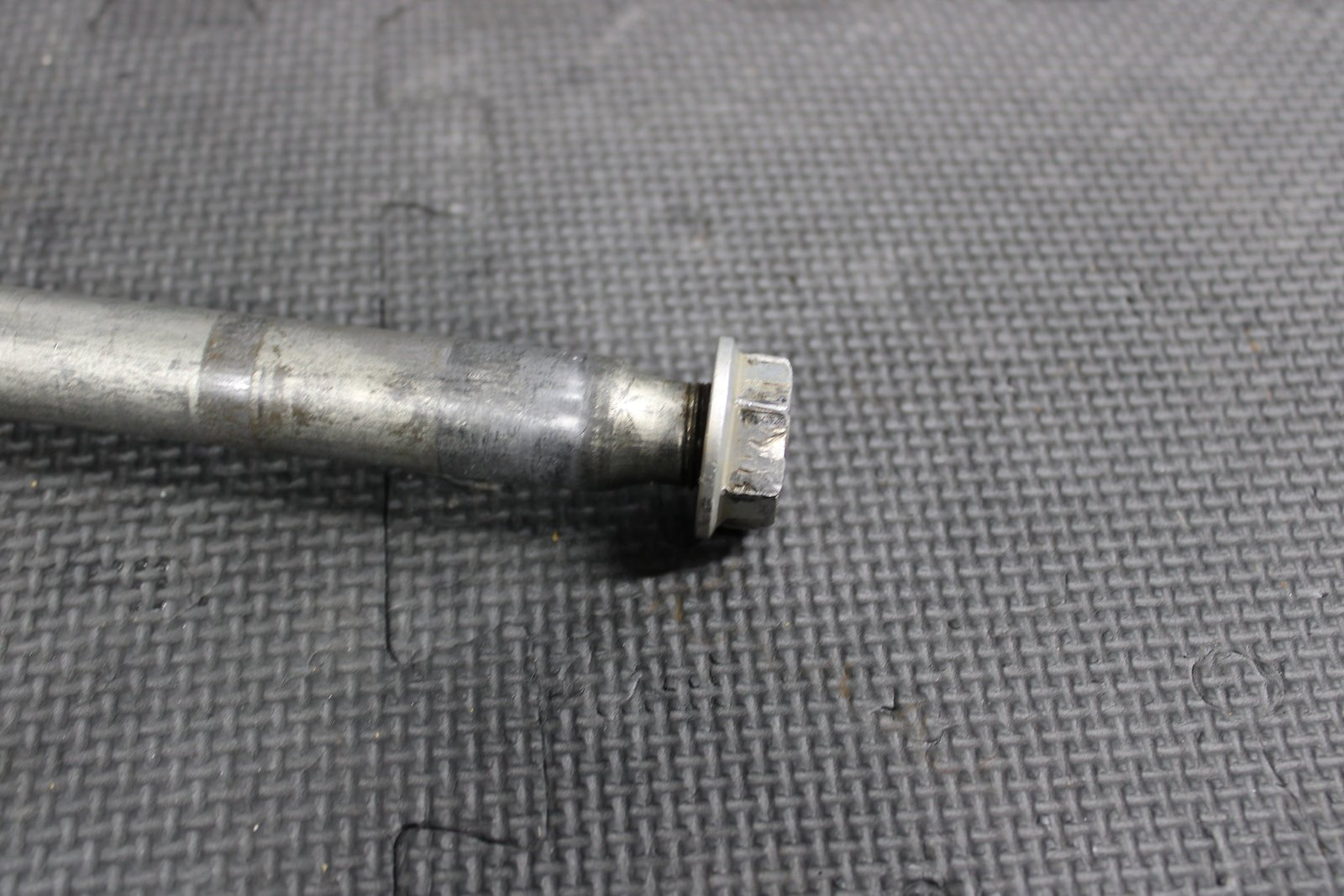 2007 HONDA CR125R OEM FRONT WHEEL RIM AXLE PIVOT BOLT 44301 - MEN - 000 - hggarage