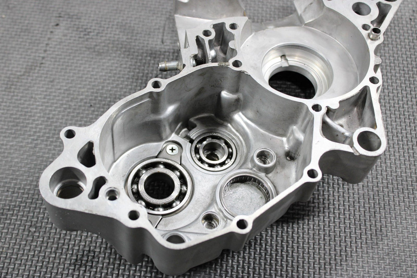 1996 KAWASAKI KX125 OEM LEFT RIGHT ENGINE MOTOR CRANKCASE CRANK CASES BLOCK - hggarage