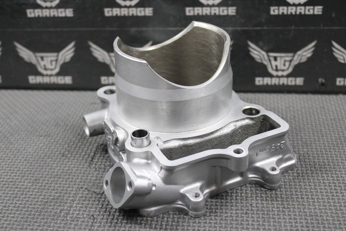 2020 SUZUKI 19 - 24 RMZ250 OEM CYLINDER BORE JUG TOP END 11211 - 46K00 - 0F0 NICE! - hggarage