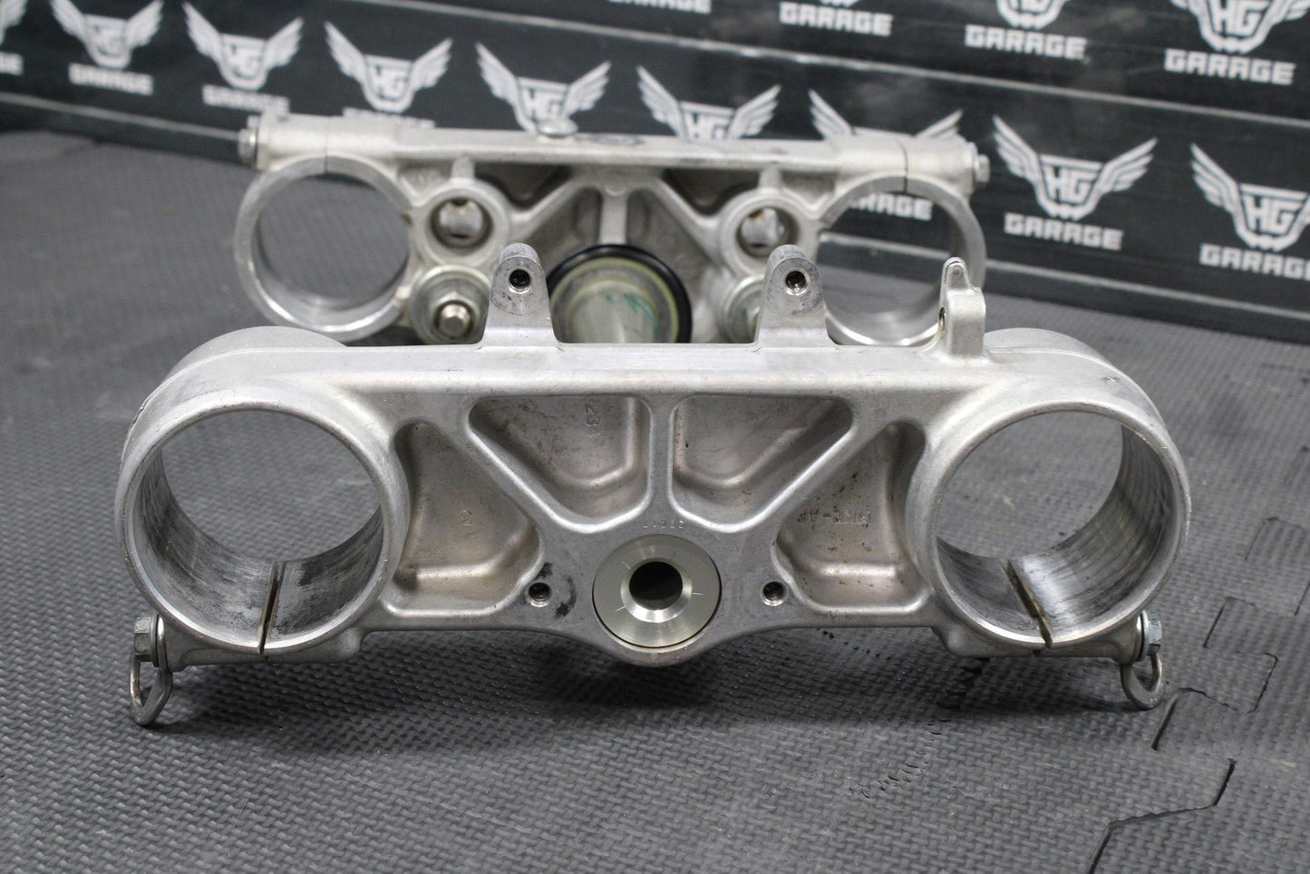 2023 HONDA CRF250R OEM FRONT FORKS LOWER UPPER TRIPLE TREE STEM CLAMP FRONT FORK - hggarage